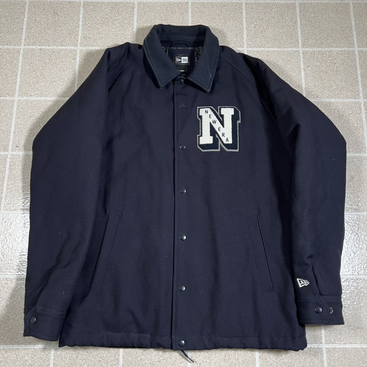 New Era New Era Insulated Navy Blue Coach Jacket Varsity Snap Button Size US XL / EU 56 / 4 - 1 Thumbnail