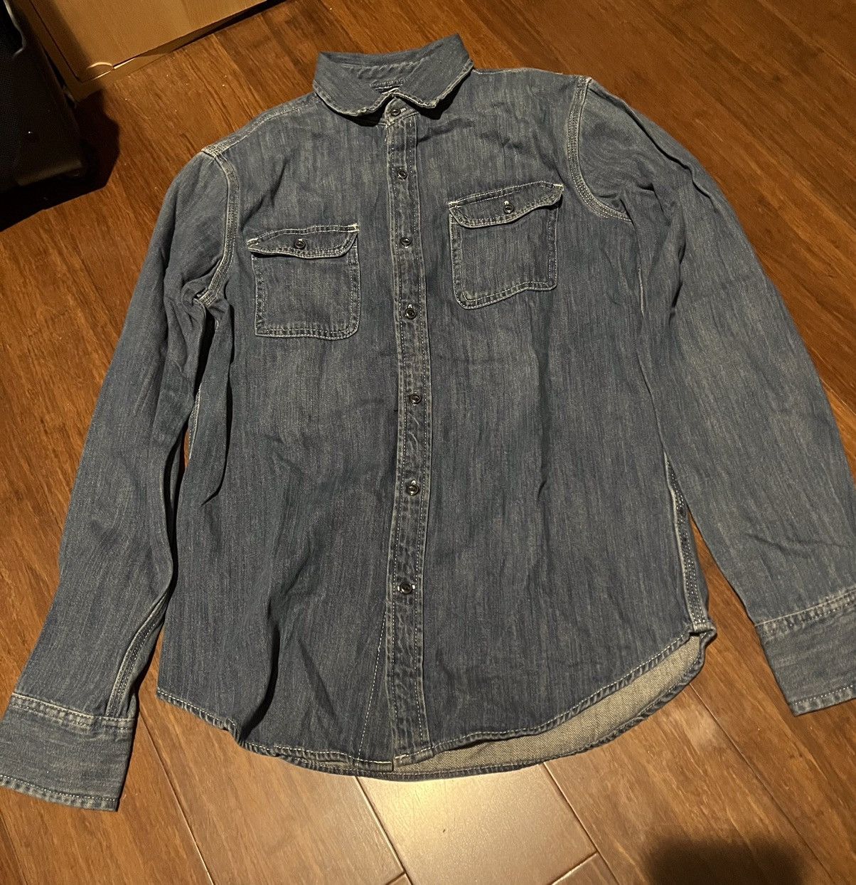 Old Navy Old Navy Classic Button-Down Jean Shirt Size US S / EU 44-46 / 1 - 1 Thumbnail