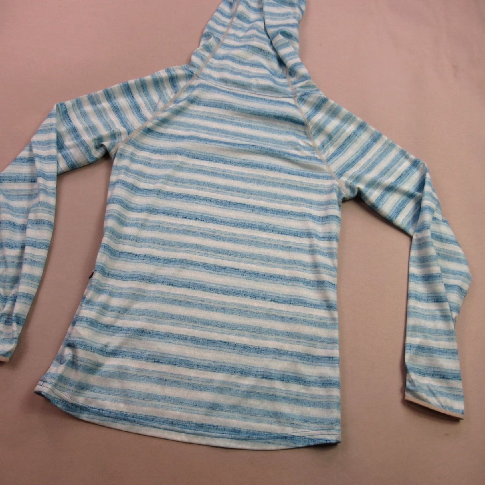 Patagonia Patagonia Hoodie Mens XS Long Sleeve Hooded Pullover Stripes Outdoors Blue Logo Knit Sweater Casual Pullover All Seasons Outdoor Mens XS Size US XS / EU 42 / 0 - 7 Thumbnail