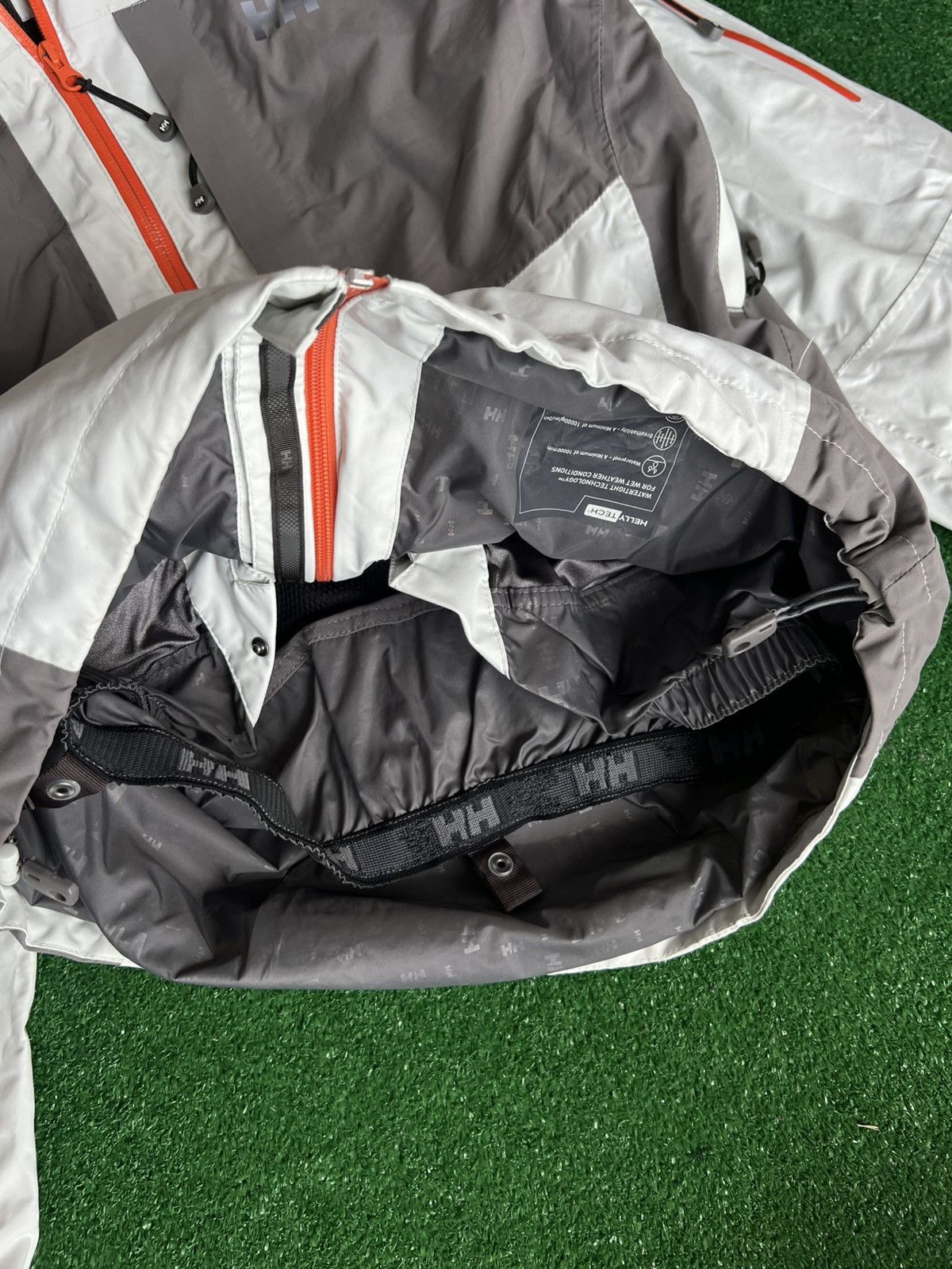 Helly Hansen Helly Hansen Seven J waterproof jacket Size US S / EU 44-46 / 1 - 11 Thumbnail