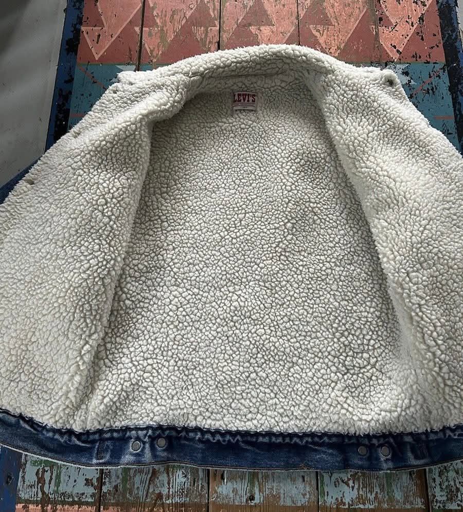 Levi's Vtg Levi’s Sherpa Blanket Trucker Denim Jeans Jacket Size US XL / EU 56 / 4 - 4 Thumbnail