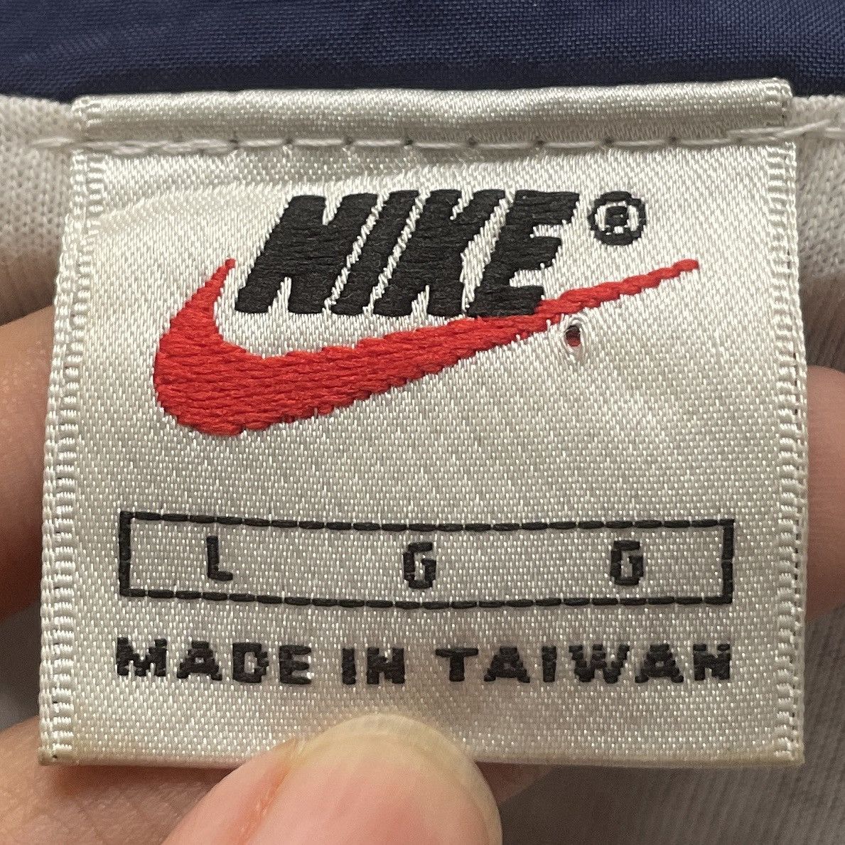 Nike × Vintage Vintage Brand Nike Windbreaker 1990s Size US L / EU 52-54 / 3 - 10 Thumbnail