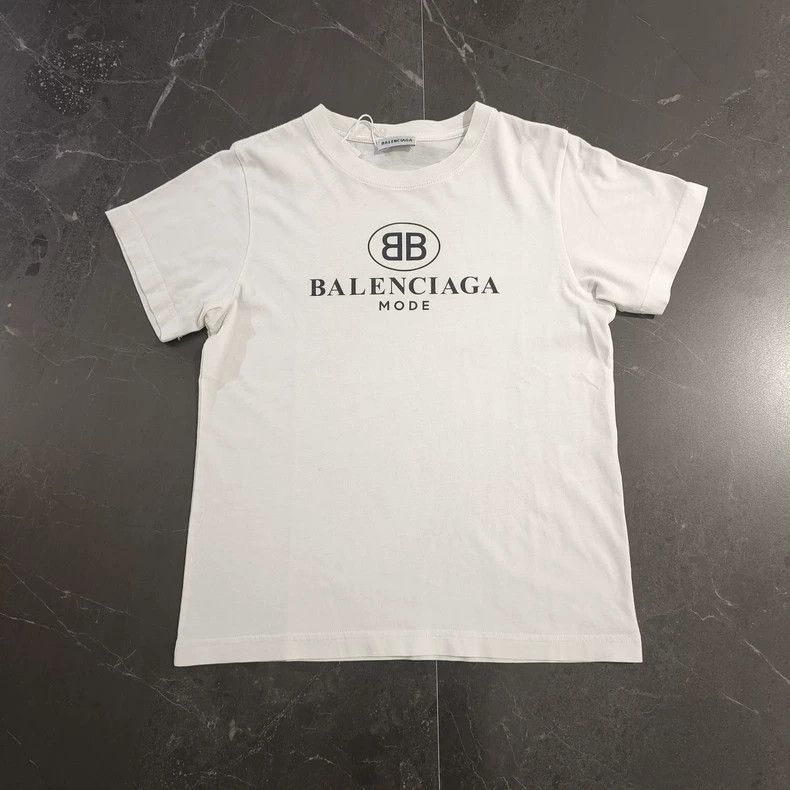 Balenciaga Balenciaga White round neck short short sleeve Size US M / EU 48-50 / 2 - 1 Thumbnail