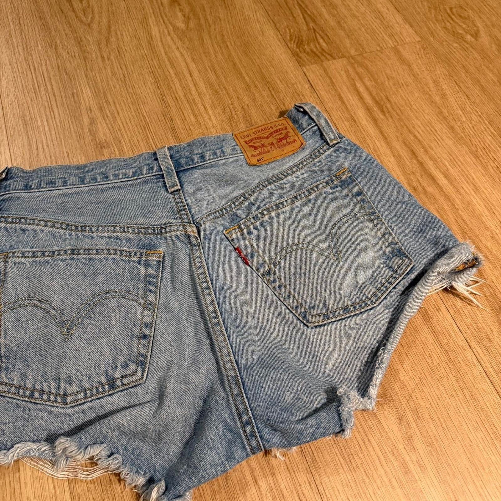 Levi's Levis 501 distressed cutoff denim Size 26" / US 2 / IT 38 - 4 Thumbnail
