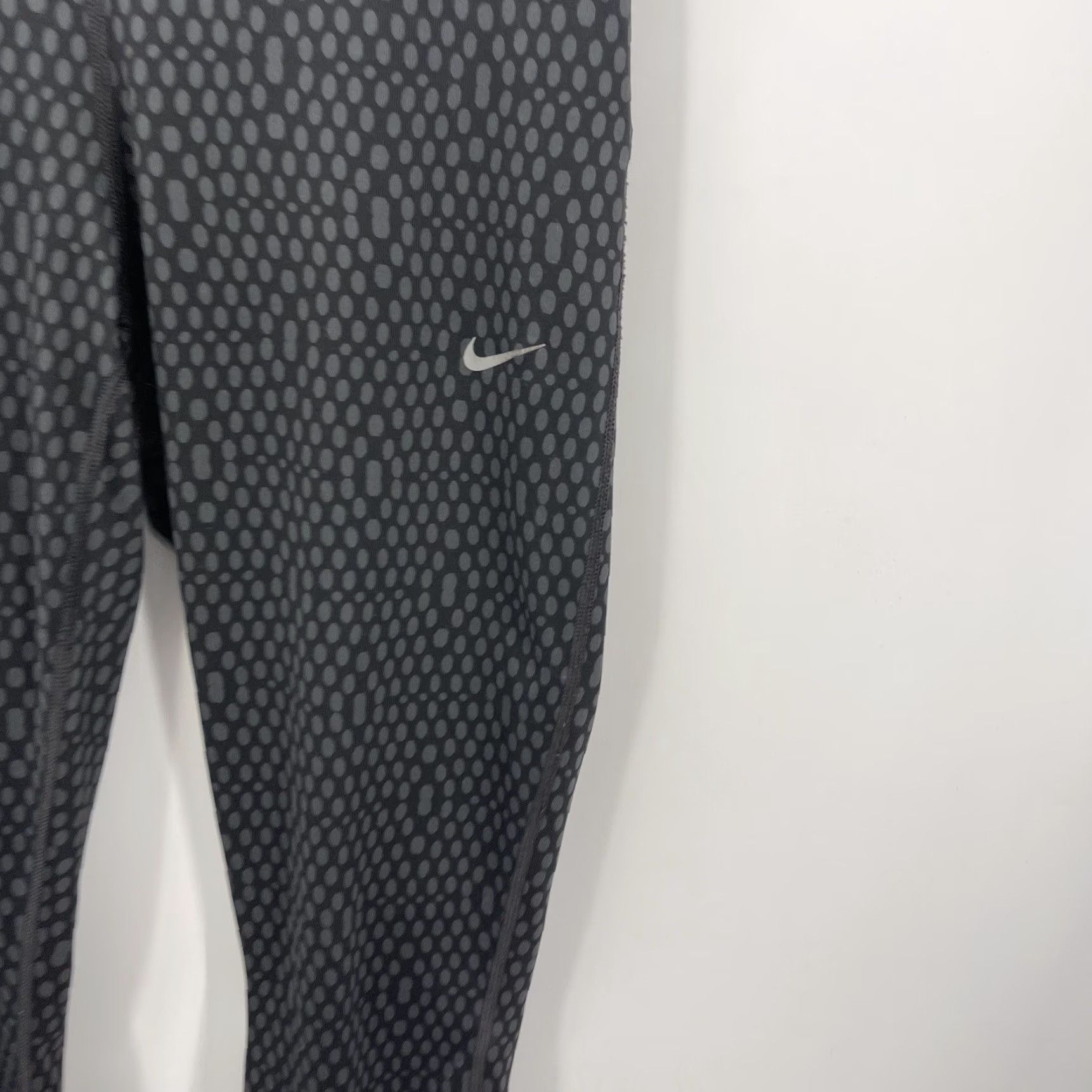 Nike Nike Dri Fit Logo Cropped Pants Womens Medium Workout Activewear Athleisure Size 32" / US 10 / IT 46 - 6 Thumbnail