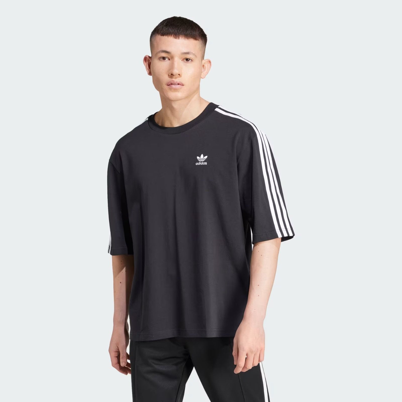Adidas o1mle0526 Oversized Short Sleeve T-Shirt in Black Size US XXL / EU 58 / 5 - 2 Thumbnail