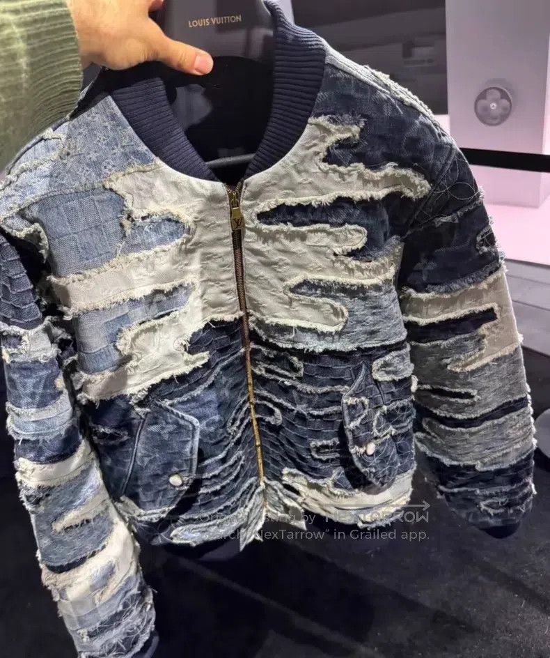 Louis Vuitton Louis Vuitton Nigo full-print patchwork denim jacket Size US L / EU 52-54 / 3 - 1 Thumbnail