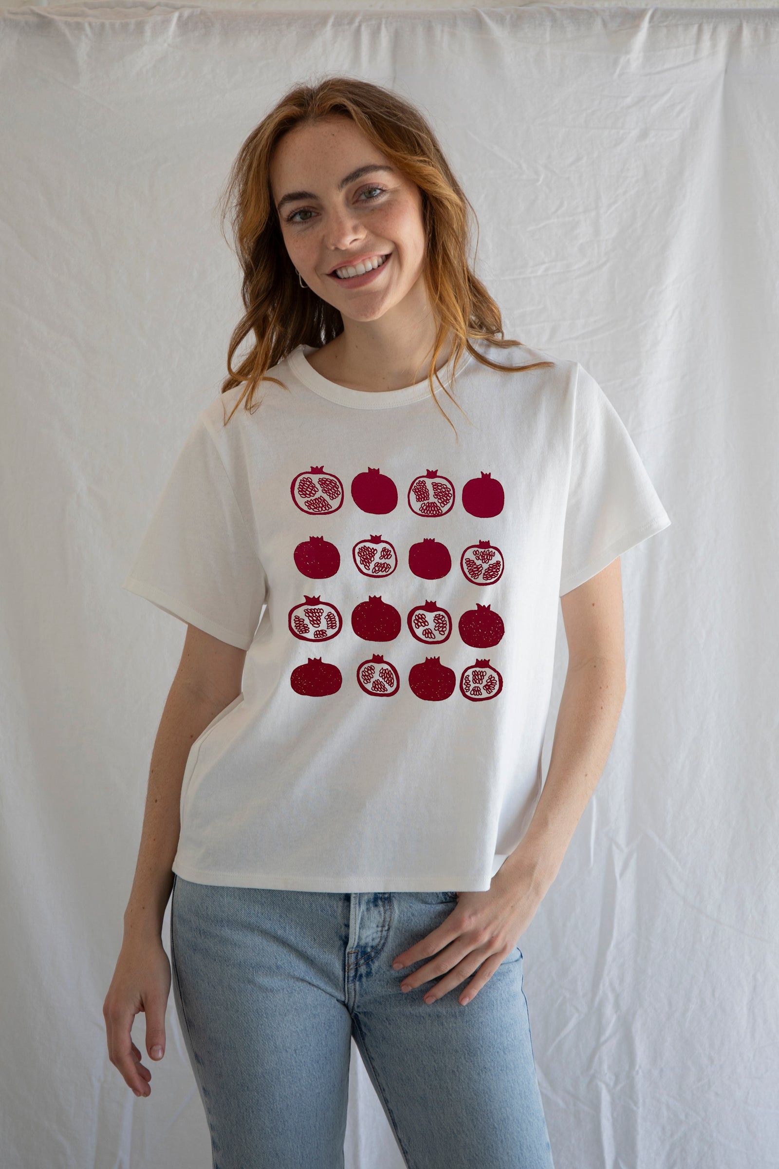 Designer × The Unbranded Brand Pomegranate T-Shirt, Fruit Shirt, Gardening Gift Size M / US 6-8 / IT 42-44 - 1 Thumbnail