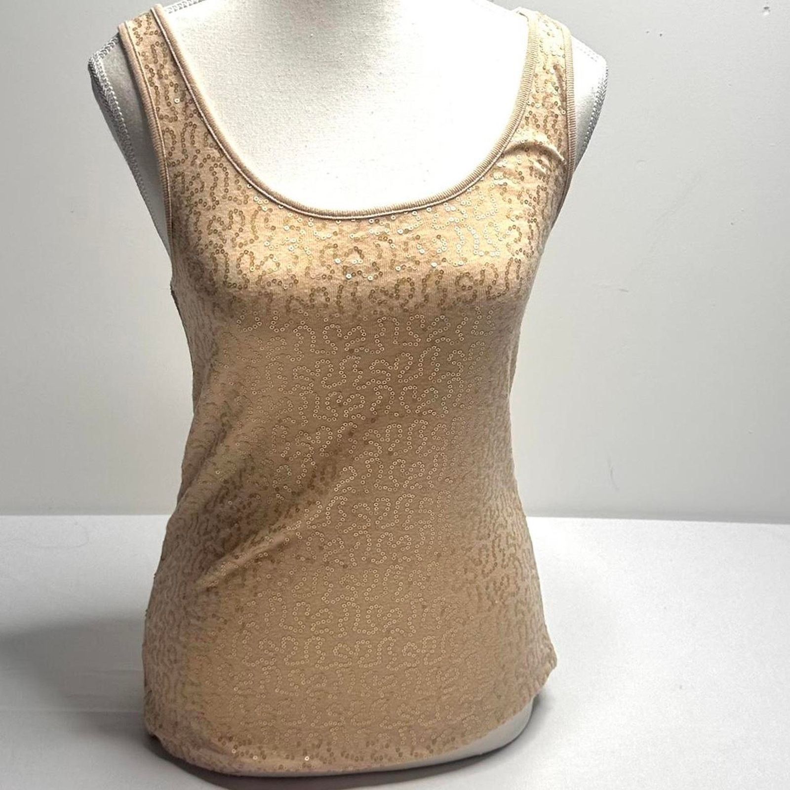 Old Navy Vintage Old Navy glitter cami in a light beige Size Small Size S / US 4 / IT 40 - 1 Thumbnail