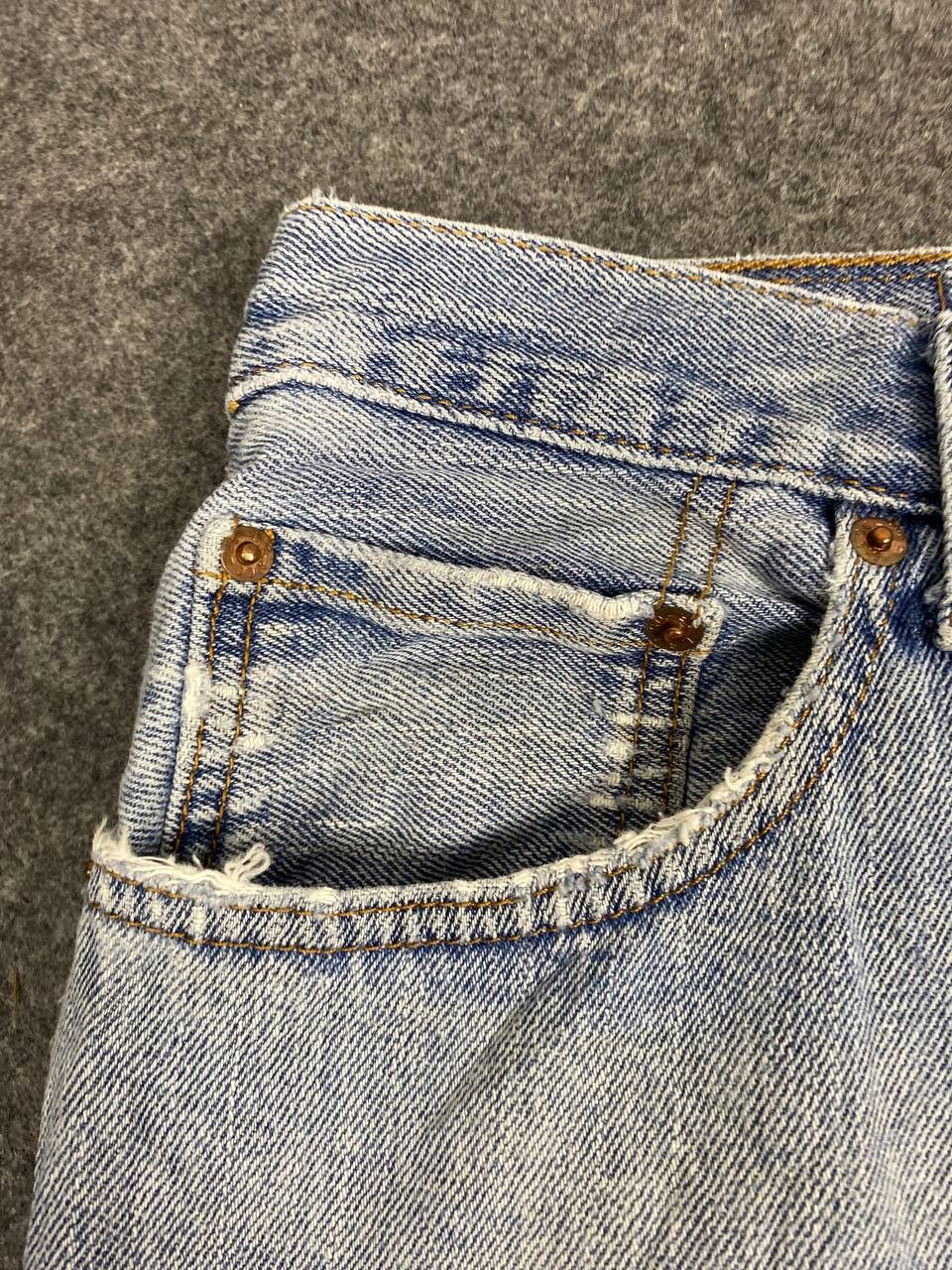 Levi's vintage levis 550 lightwash slightly distressed denim Size US 38 / EU 54 - 9 Thumbnail