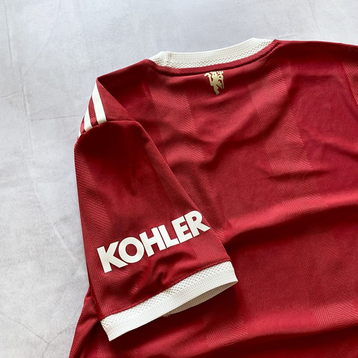 Vintage Adidas 2021/22 Manchester United Football Tee Jersey T-shirt Size US S / EU 44-46 / 1 - 5 Thumbnail