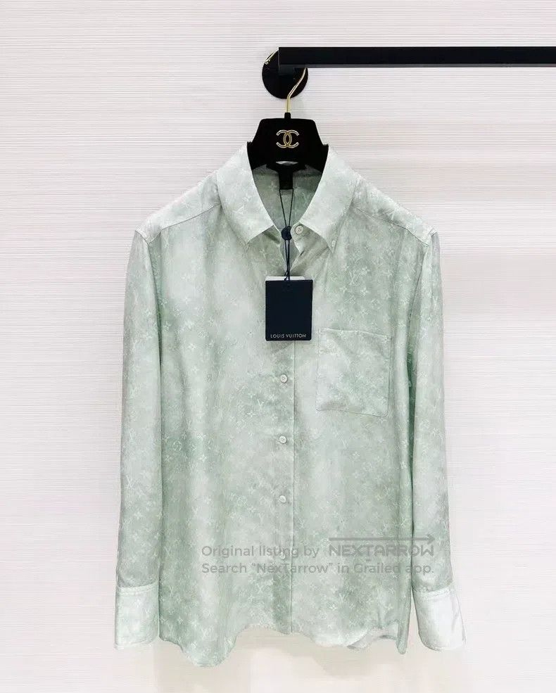 Louis Vuitton Louis Vuitton Mulberry silk full logo shirt Size XXS / US 00 / IT 34 - 1 Thumbnail