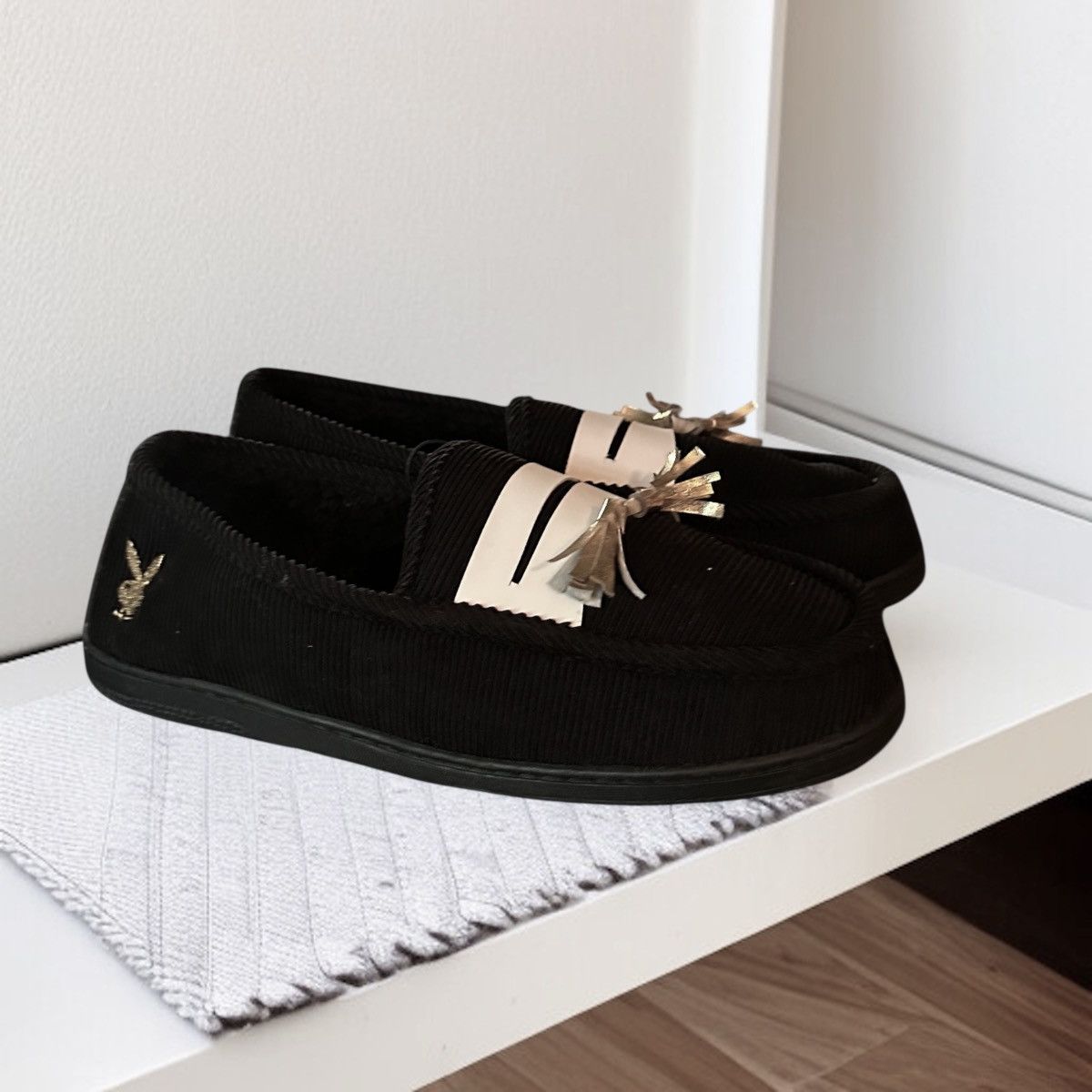 Playboy Playboy by PacSun corduroy slippers Size US 7 / EU 40 - 1 Thumbnail