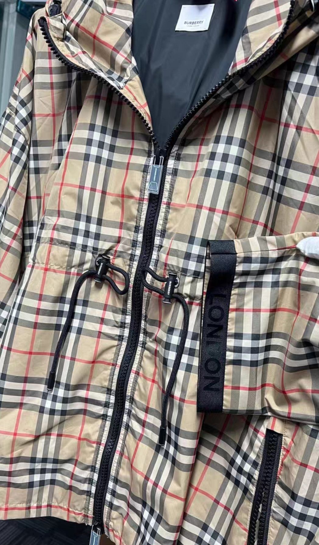 Burberry Burberry Beige Short Women's Jacket. Size M / US 6-8 / IT 42-44 - 12 Thumbnail