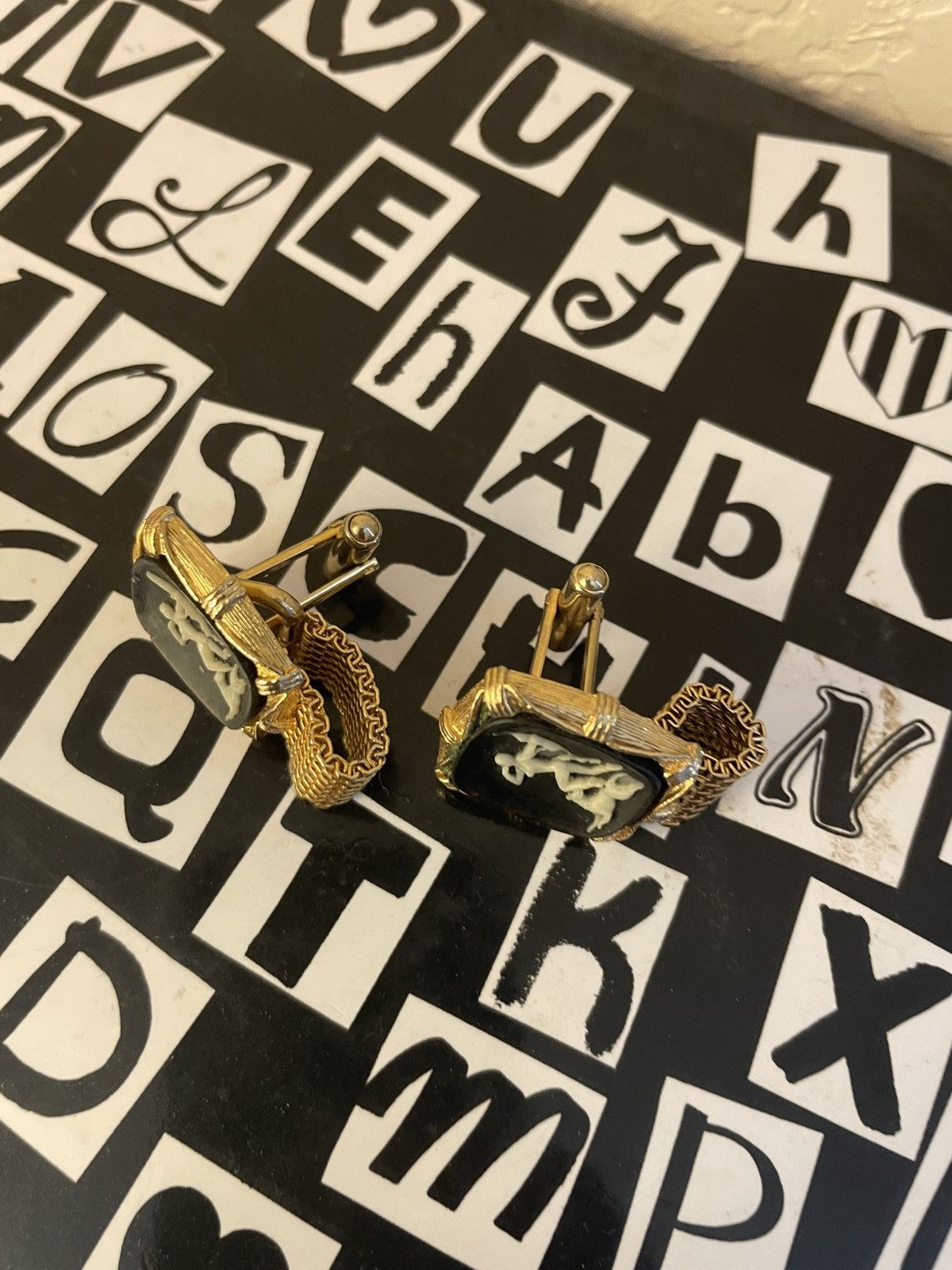 Vintage VTG Swank Diana Huntress Gold tone mesh cufflinks Size ONE SIZE - 4 Thumbnail