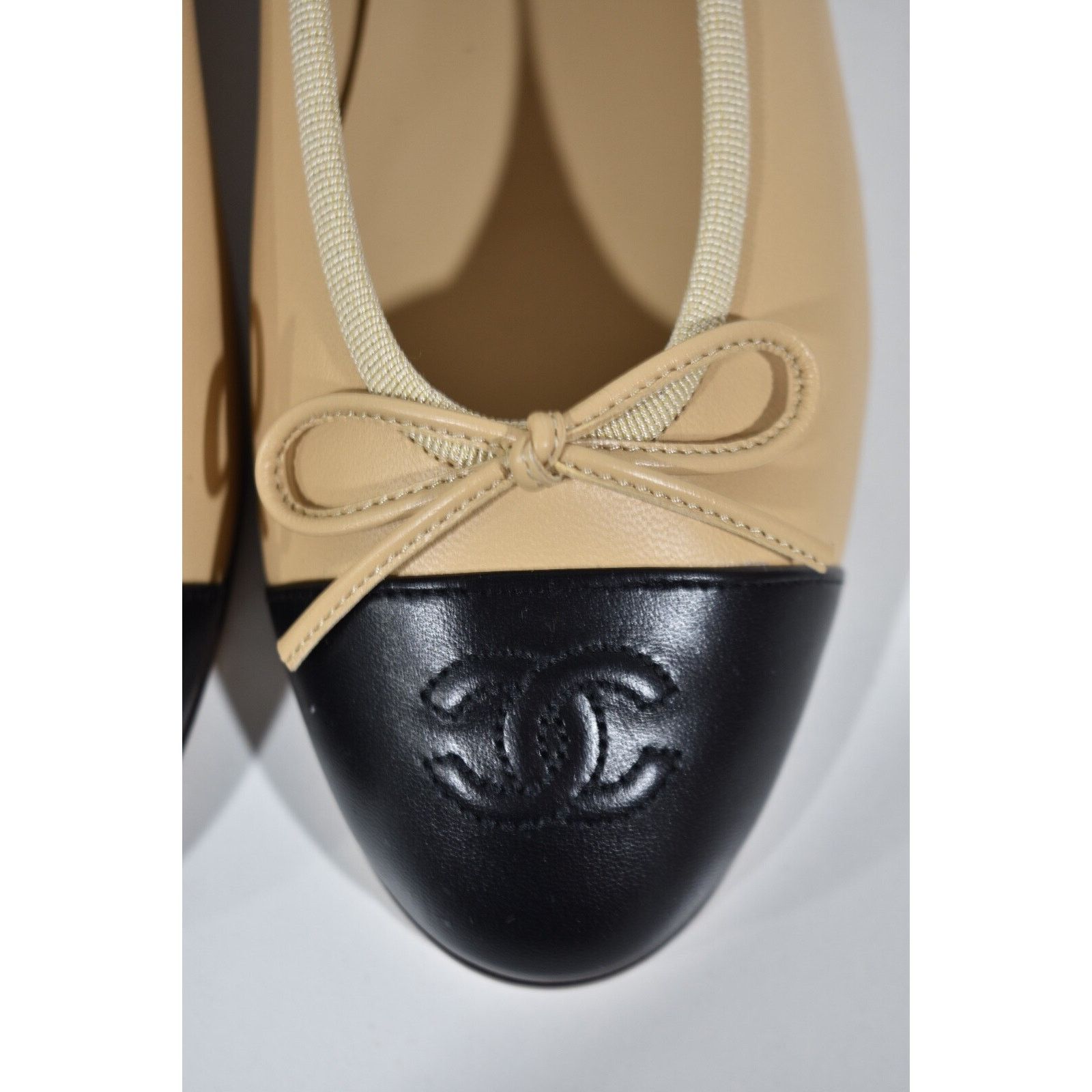 Chanel Lambskin Leather CC Logo Bow Tie Ballet Ballerina Flat 37 Size US 7 / IT 37 - 9 Thumbnail