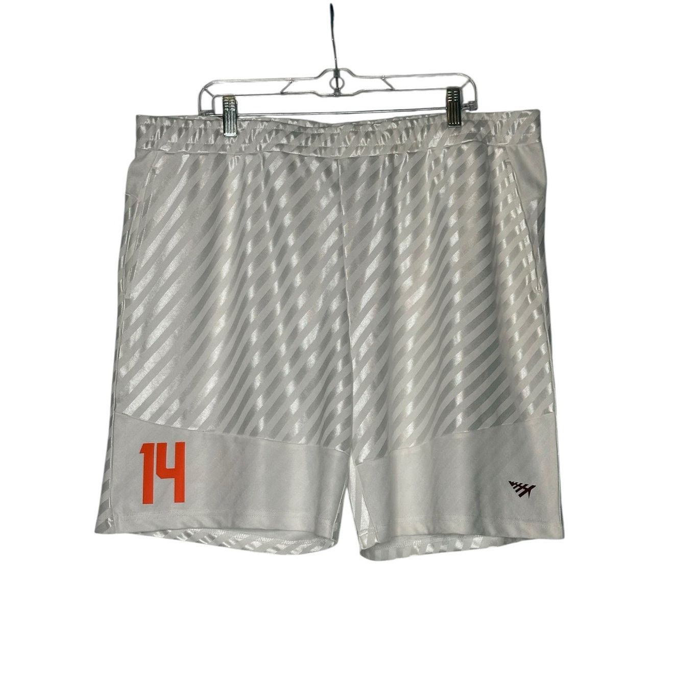 Paper Planes Planes Airways Soccer white Shorts size 2X Size US 42 / EU 58 - 1 Thumbnail