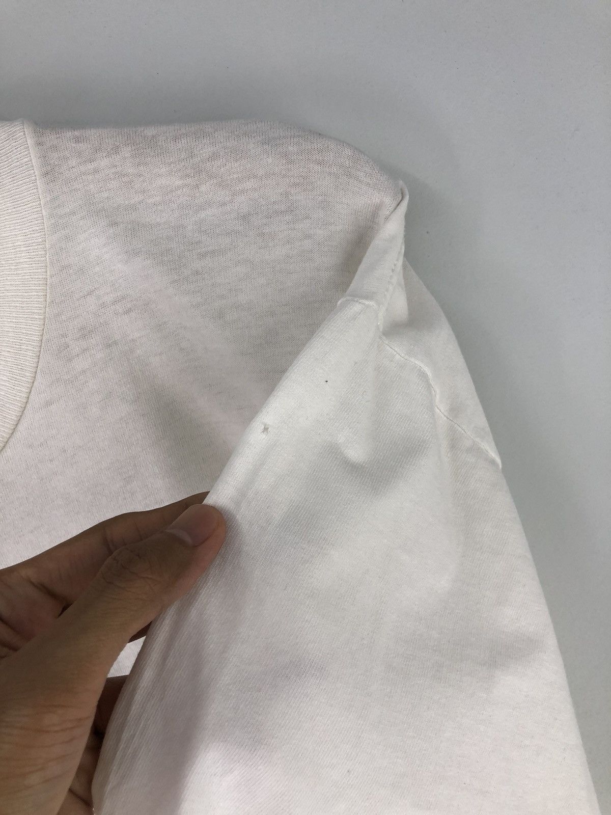 Quiksilver Vintage Quiksilver Big Spellout Distressed Tshirt Size US L / EU 52-54 / 3 - 8 Thumbnail