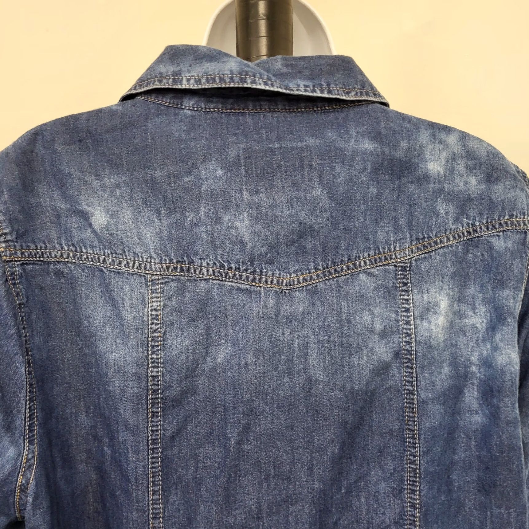 Vintage YMI Jean Shirt Women's 2X Blue Top 100% Cotton Snap Long Sleeve Distressed Blouse Shirt Men? Wait. No extra text. Size XXL / US 16-18 / IT 52-54 - 7 Thumbnail