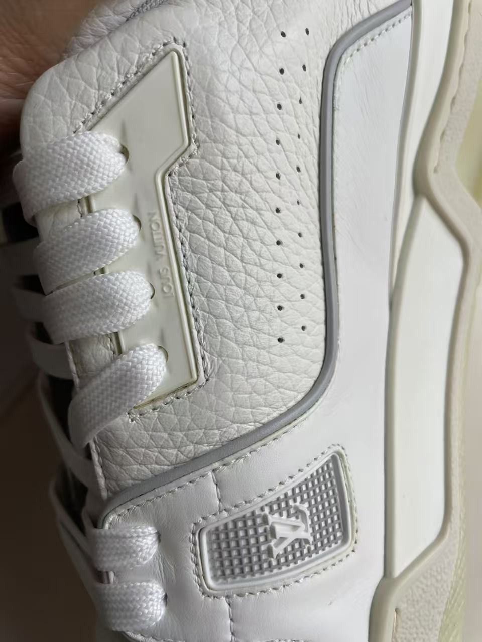 Louis Vuitton Trainer White Signature