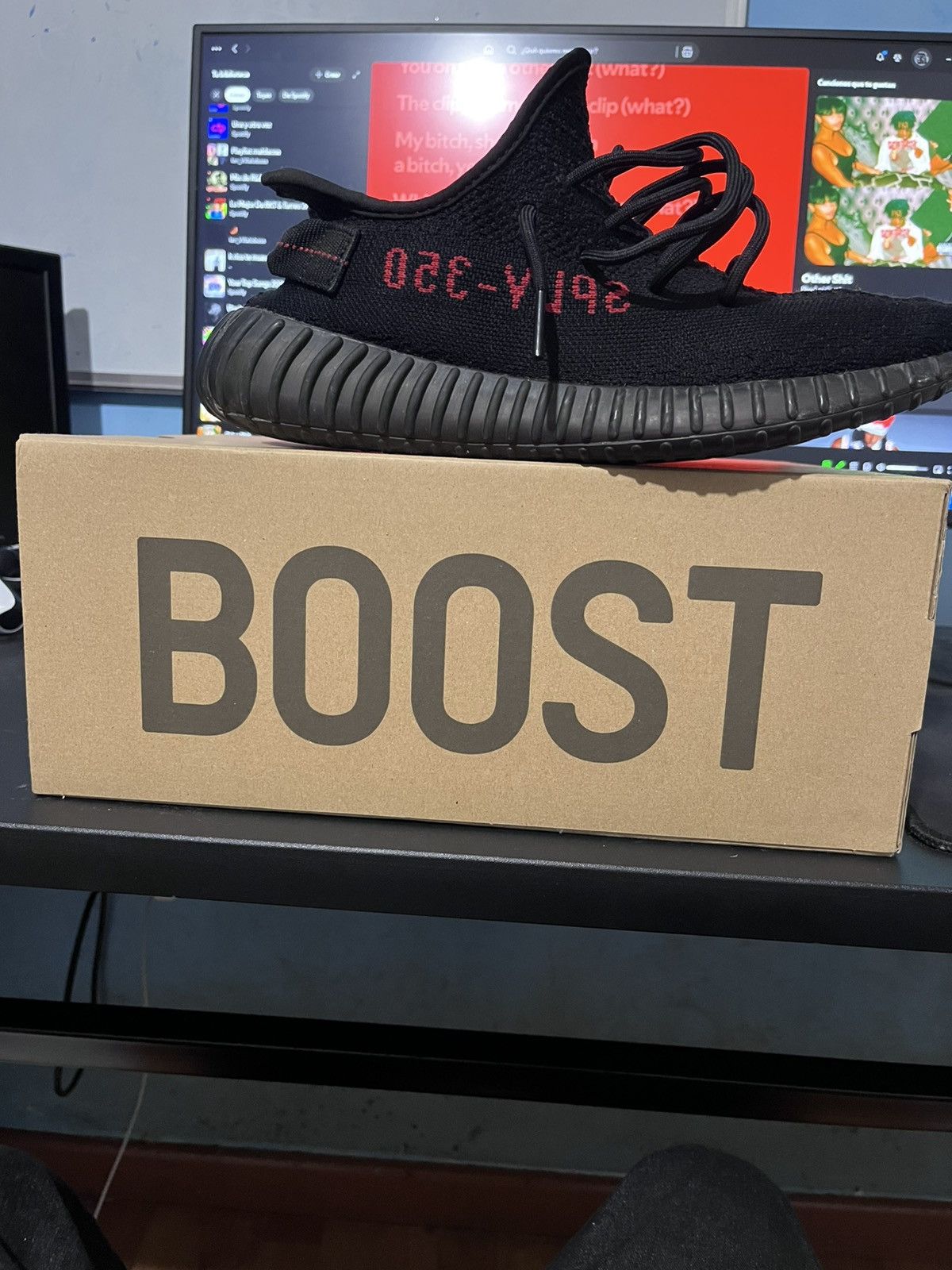 Adidas Adidas Yeezy 350 v2 Bred Size US 9.5 / EU 42-43 - 11 Thumbnail