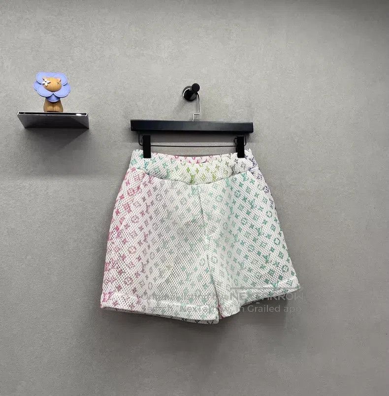 Louis Vuitton Louis Vuitton Colored gradient cut-out shorts Size US 36 / EU 52 - 3 Thumbnail