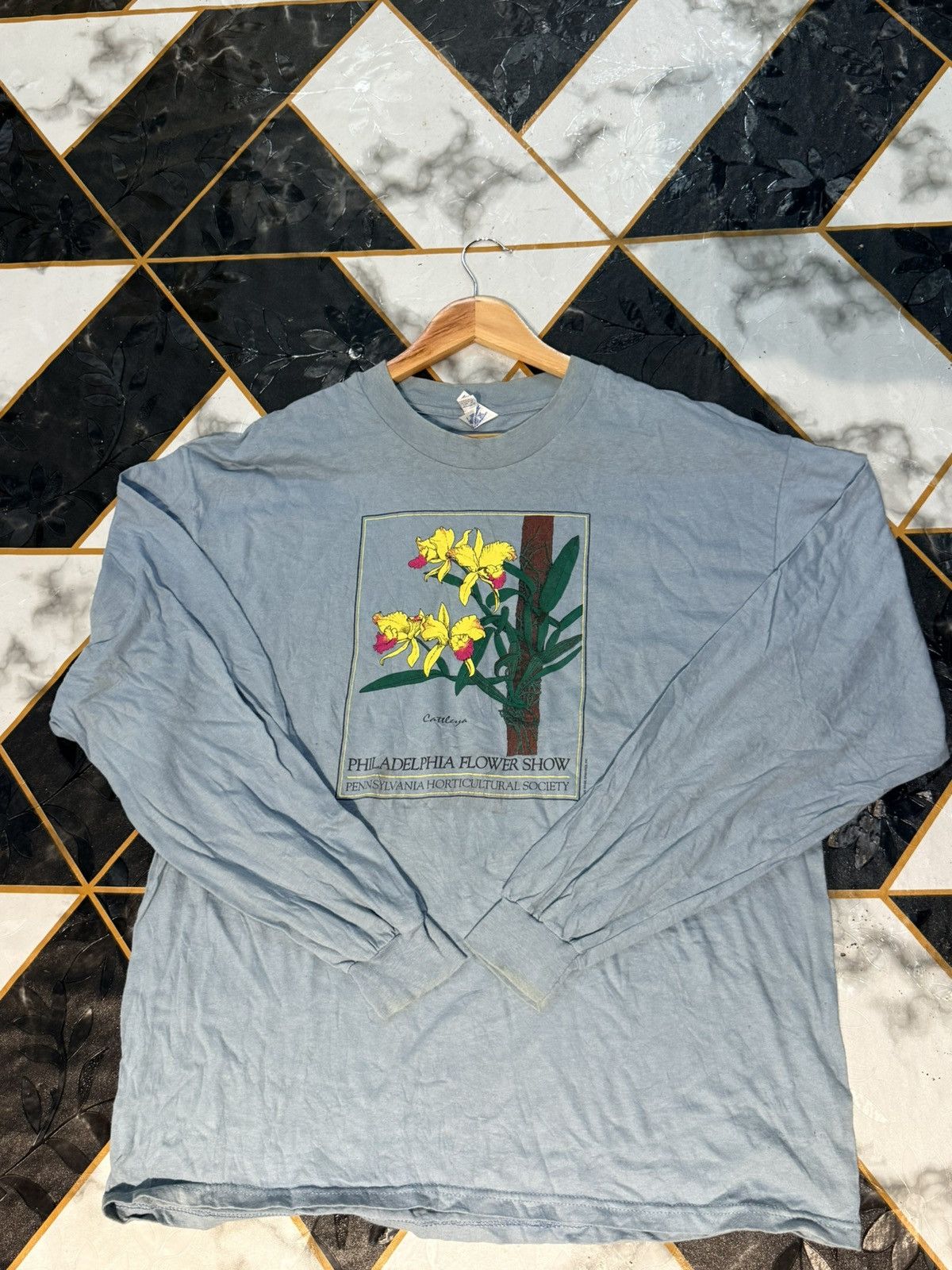 Other VINTAGE BLUE GRAPHICS Size US L / EU 52-54 / 3 - 1 Thumbnail