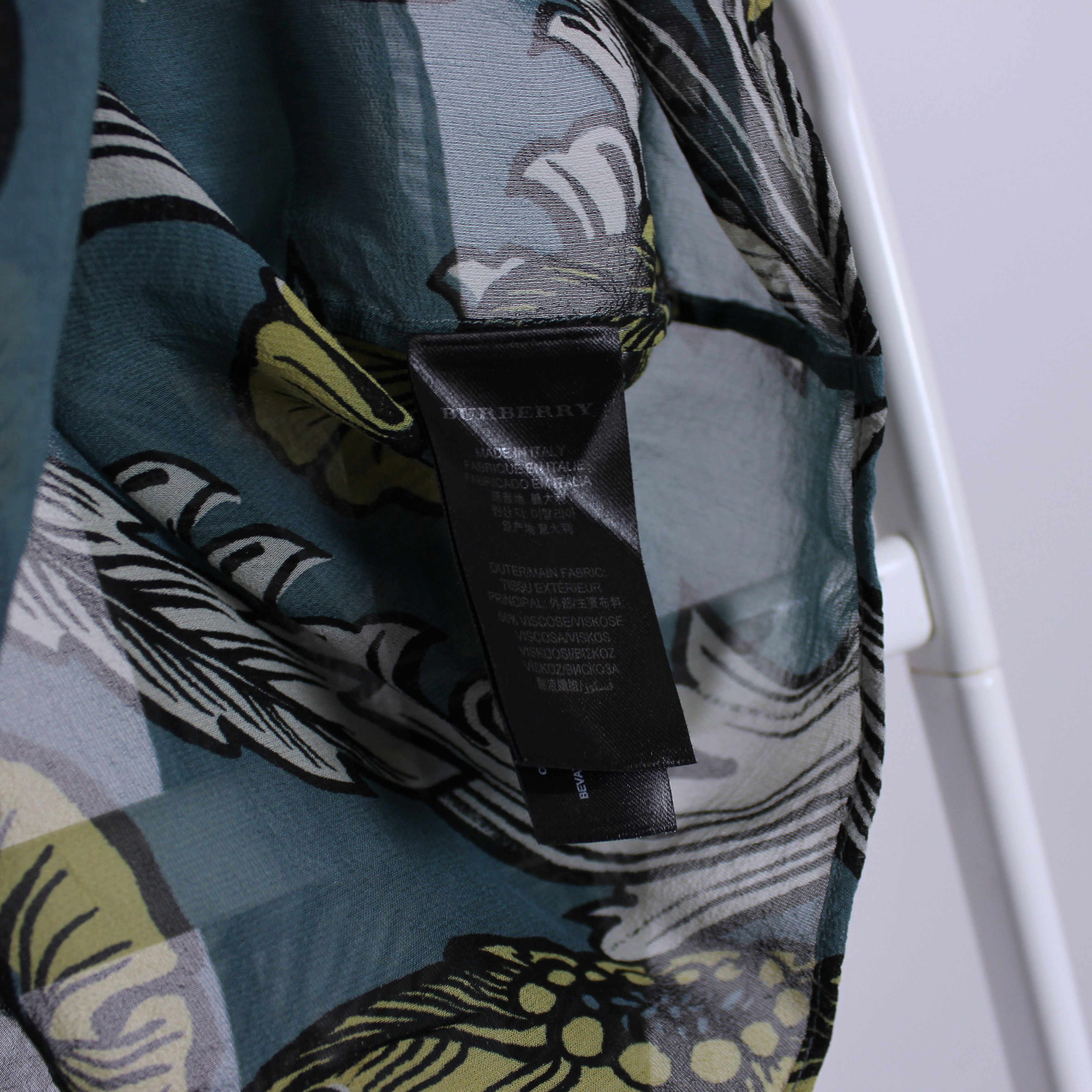 Burberry Burberry Prosum shirt button Ups multi logo flowers silk Size S / US 4 / IT 40 - 5 Thumbnail