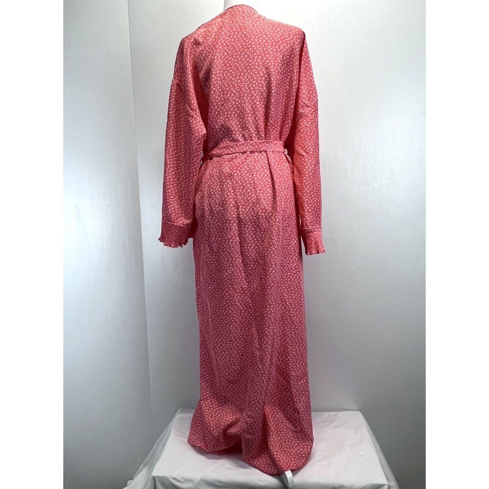 Mary McFadden VINTAGE Mary Mcfadden Robe Large Long Floral Lightweight Made in USA Sz Womens Size ONE SIZE - 3 Thumbnail