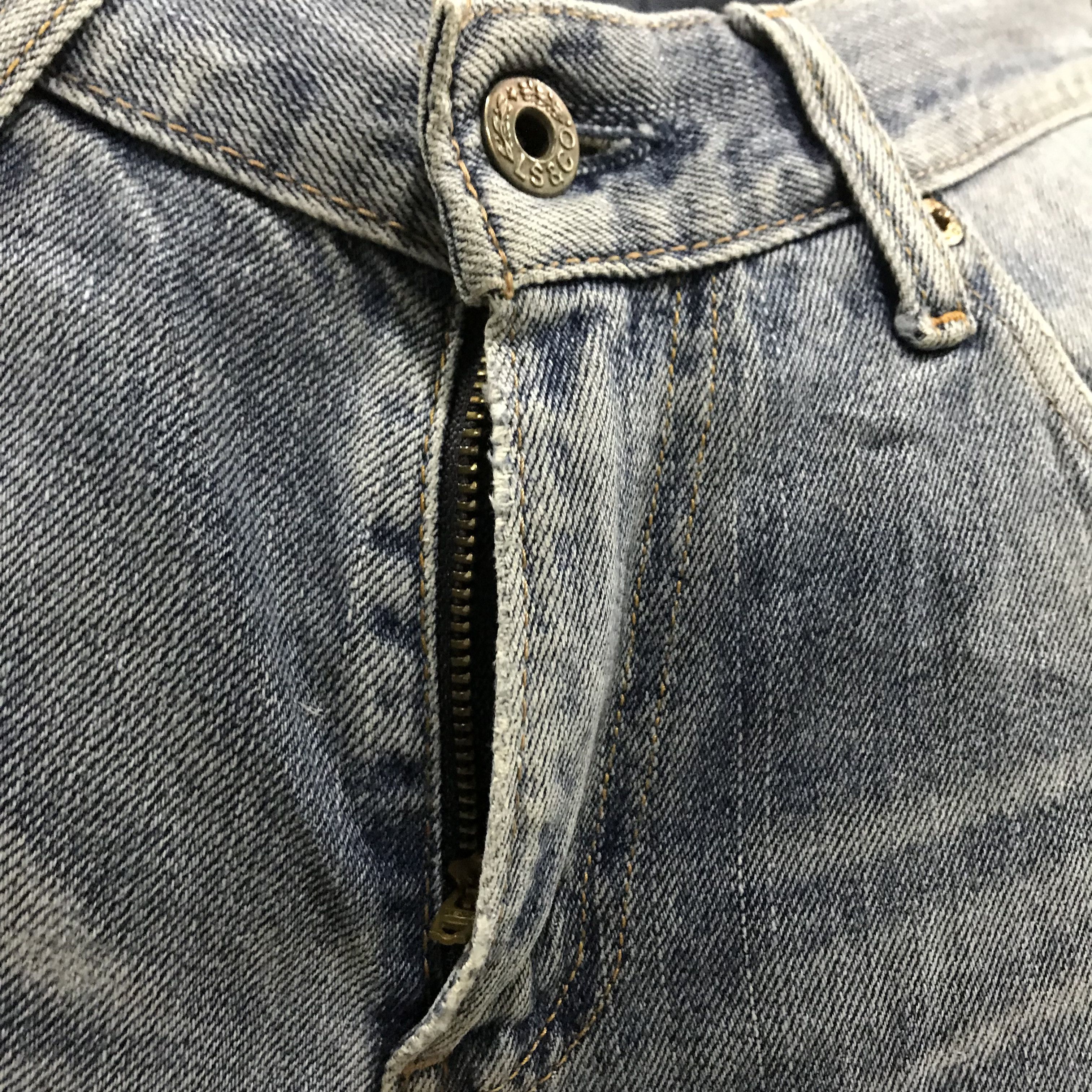 Levi's Vintage 90s Levi Strauss 557 Jeans Distressed Light Wash Size US 30 / EU 46 - 5 Thumbnail