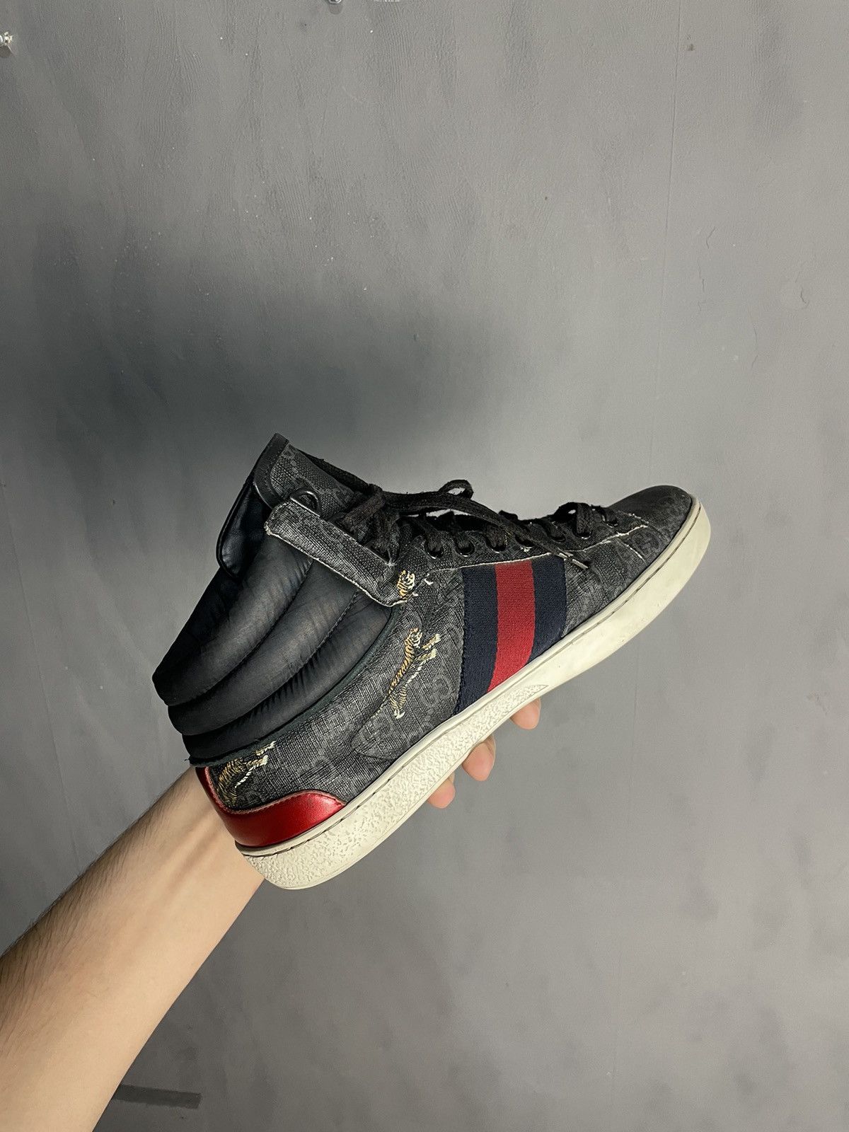 Gucci Gucci Ace Web GG Supreme Monogram Tiger Canvas Gray High top Size US 6 / EU 39 - 7 Thumbnail