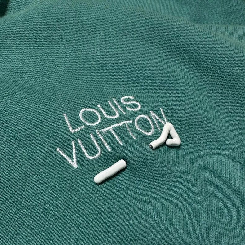 Louis Vuitton Louis Vuitton size 4l Lake Green Pin Embroidered Hoodie 25 Size US M / EU 48-50 / 2 - 3 Thumbnail