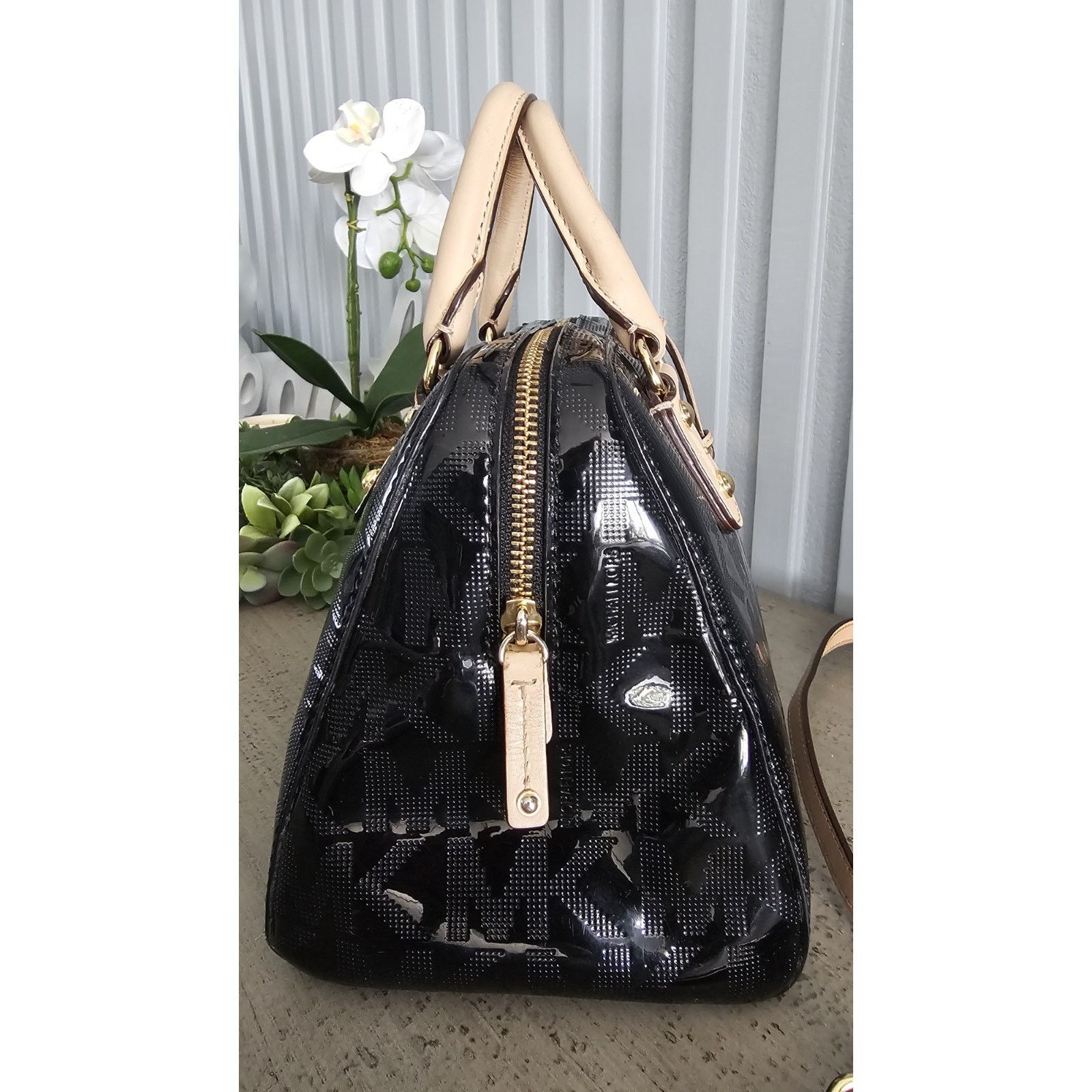 Michael Kors Michael Kors Signature Black Patent Leather Monogram Size ONE SIZE - 5 Thumbnail