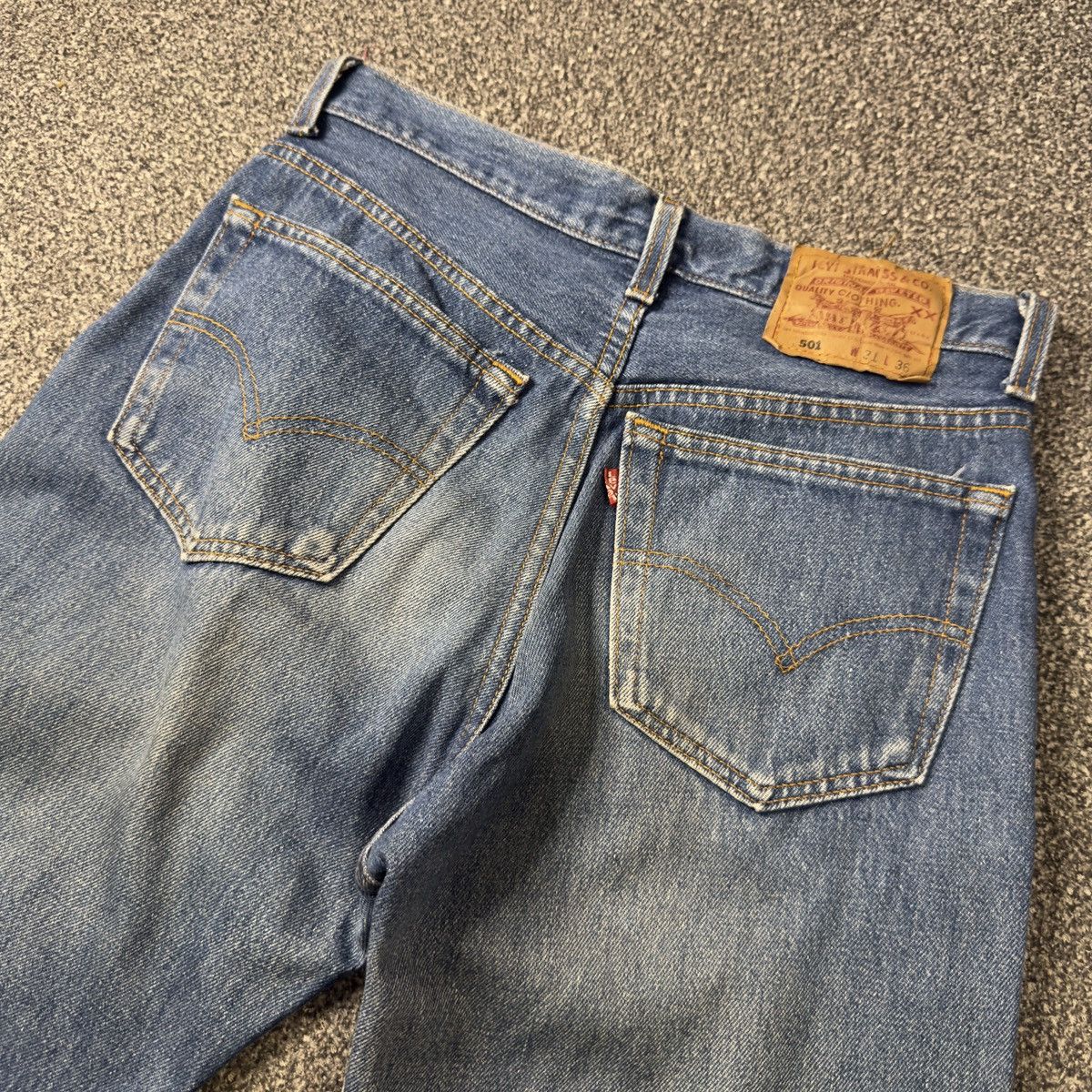 Levi's Vintage Clothing 90s Levis 501 Aging Denim Made in Usa W31 Size US 31 - 7 Thumbnail