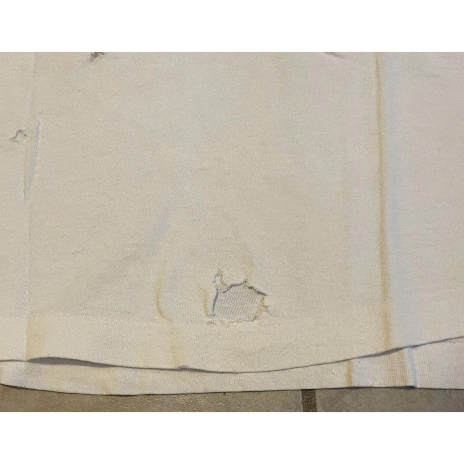 Hanes VINTAGE Hanes T-Shirt S White 80s 90s Distressed Faded Grunge Biker Punk Skate Surf Trucker Mens Shirt S Size US S / EU 44-46 / 1 - 3 Thumbnail