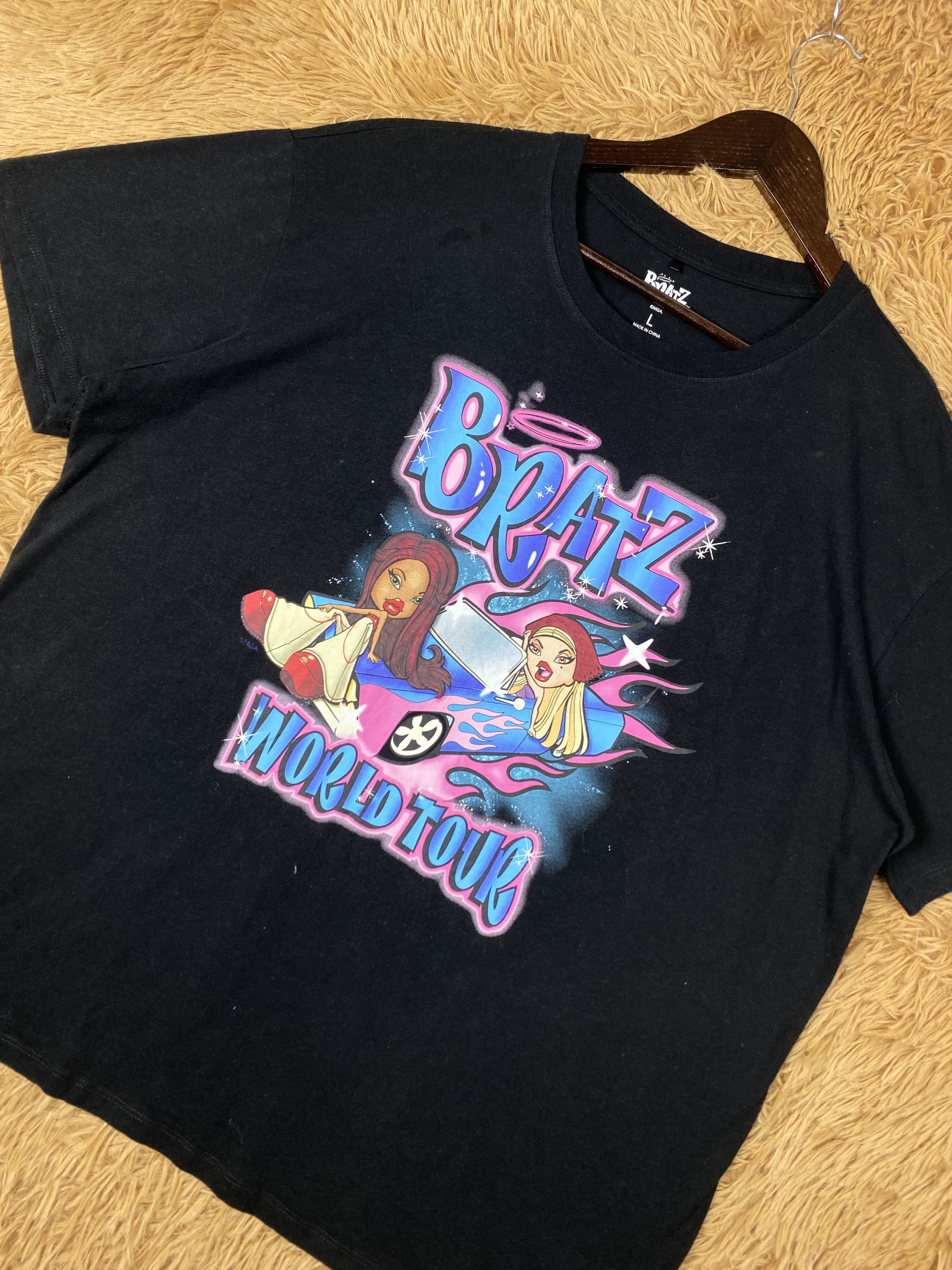 Band Tees Vintage Bratz World Tour Short Sleeve T-Shirts PT0069 Size US L / EU 52-54 / 3 - 2 Thumbnail