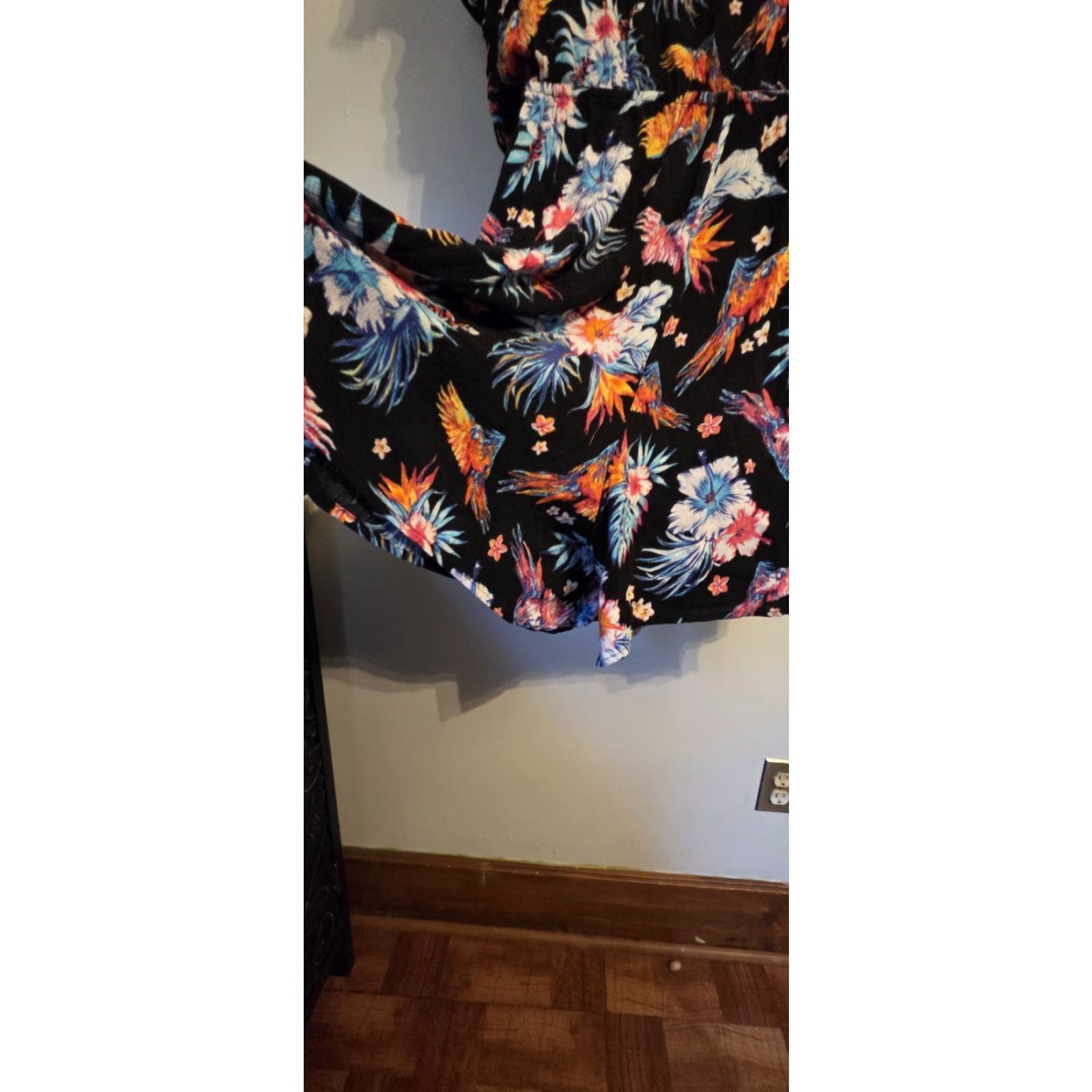 Vintage Terra & Sky Hawaiian Floral Crinkle Romper Shorts Top 1X Black Women Romper Hawaiian Floral 1X? Size XL / US 12-14 / IT 48-50 - 3 Thumbnail