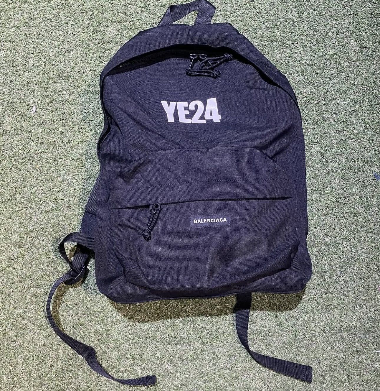 Balenciaga Ye 24 Balenciaga Explorer bag Size ONE SIZE - 1 Thumbnail