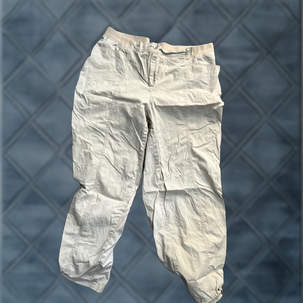 Vintage Chico's Pants Casual Womens 3 Cargo Roll Tab Stretch Full Length Beige Army Twill Pockets Comfort Convertible Regular Inseam 31 in Women's Pants Size 26" / US 2 / IT 38 - 1 Thumbnail
