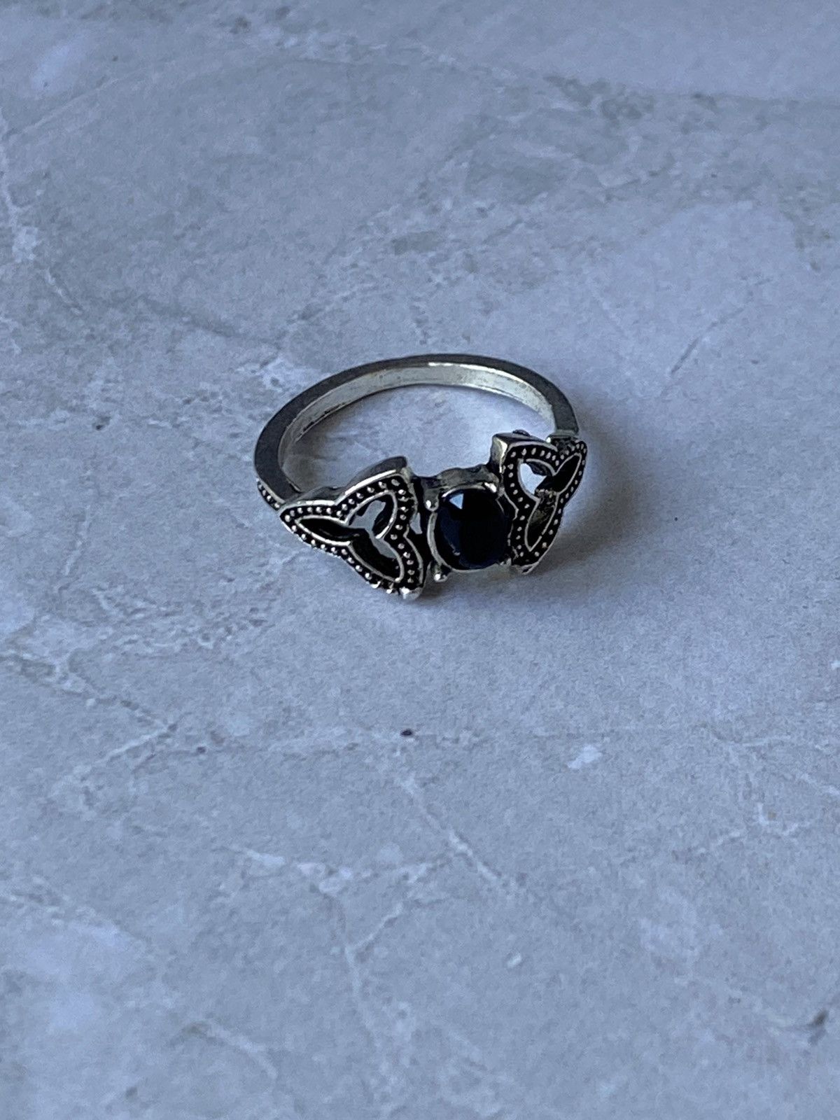 Jewelry x Vintage Ornate Drop Motif Ring - Retro Style in Silver, Men's