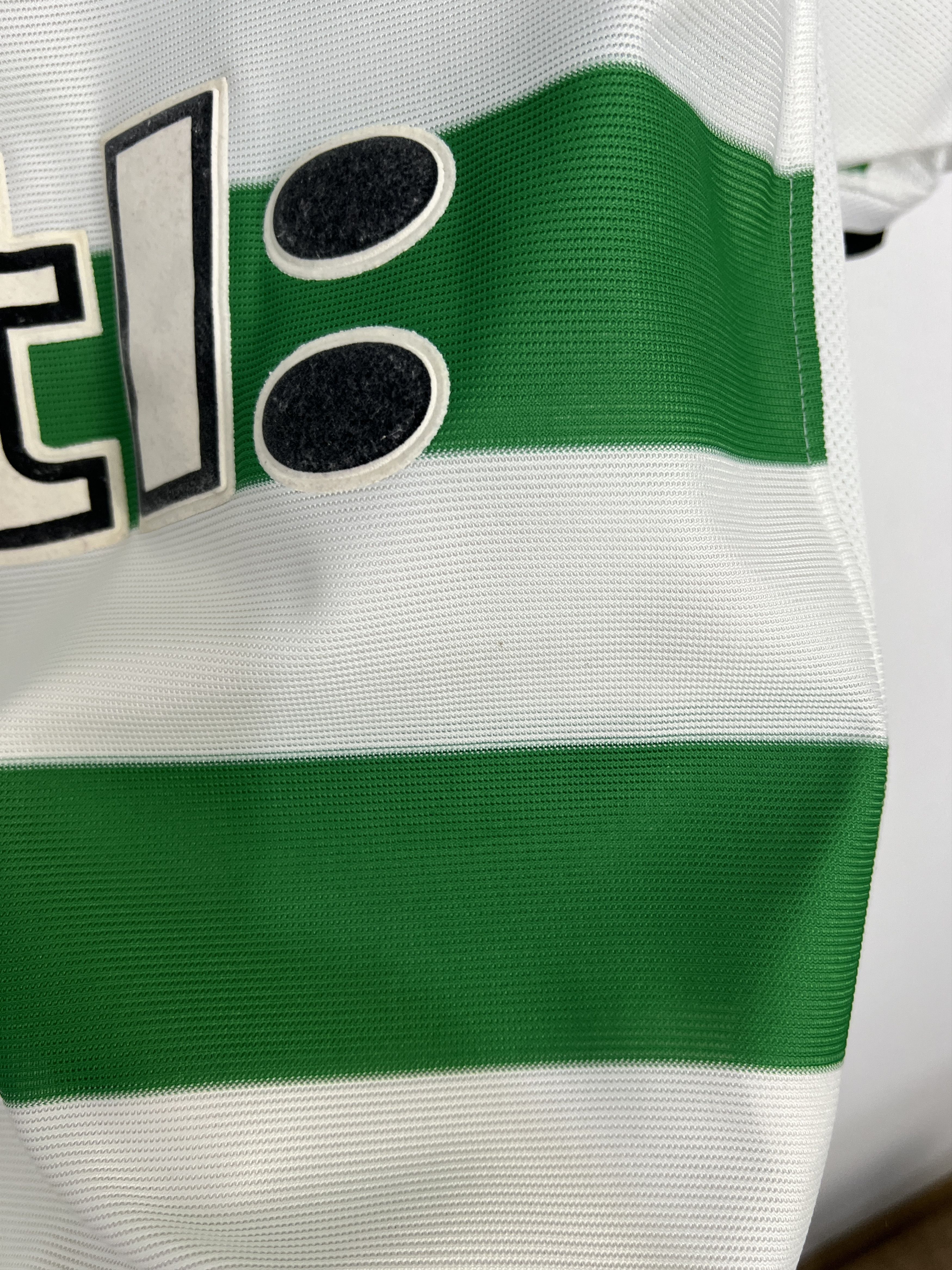 Umbro Celtic Home football shirt 2001 Soccer Umbro Jersey Mens Size US M / EU 48-50 / 2 - 7 Thumbnail