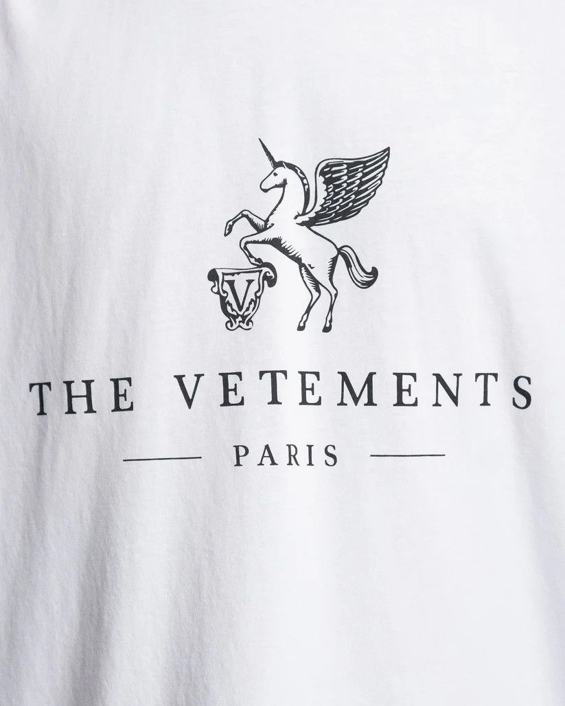 Vetements o1y0924 T-Shirt in White Size US M / EU 48-50 / 2 - 4 Thumbnail