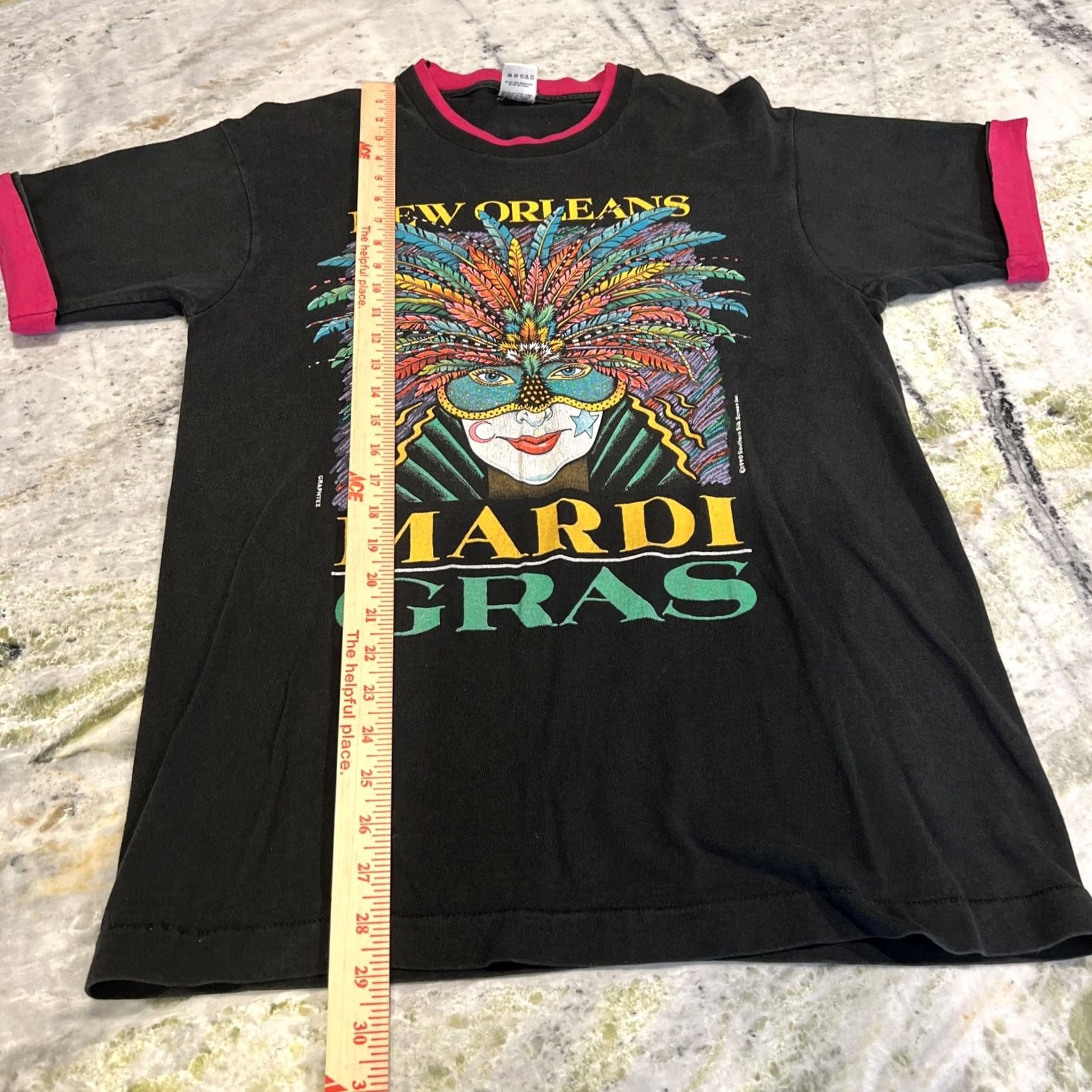 Fruit Of The Loom VINTAGE Mardi Gras New Orleans Tshirt Men’s L Black Glitter Made In USA 1990s Fruit of the Loom Shirt Graphic Print Jazz 90s Boy/Men/Gender? Size US L / EU 52-54 / 3 - 6 Thumbnail