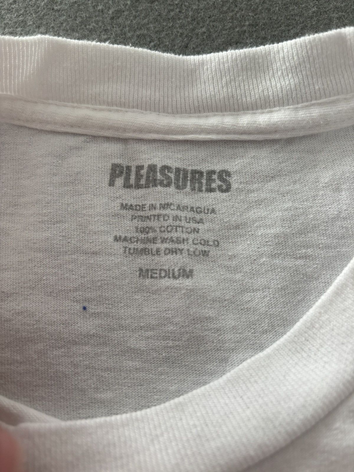 Pleasures PLEASURES white tee Size US M / EU 48-50 / 2 - 2 Thumbnail
