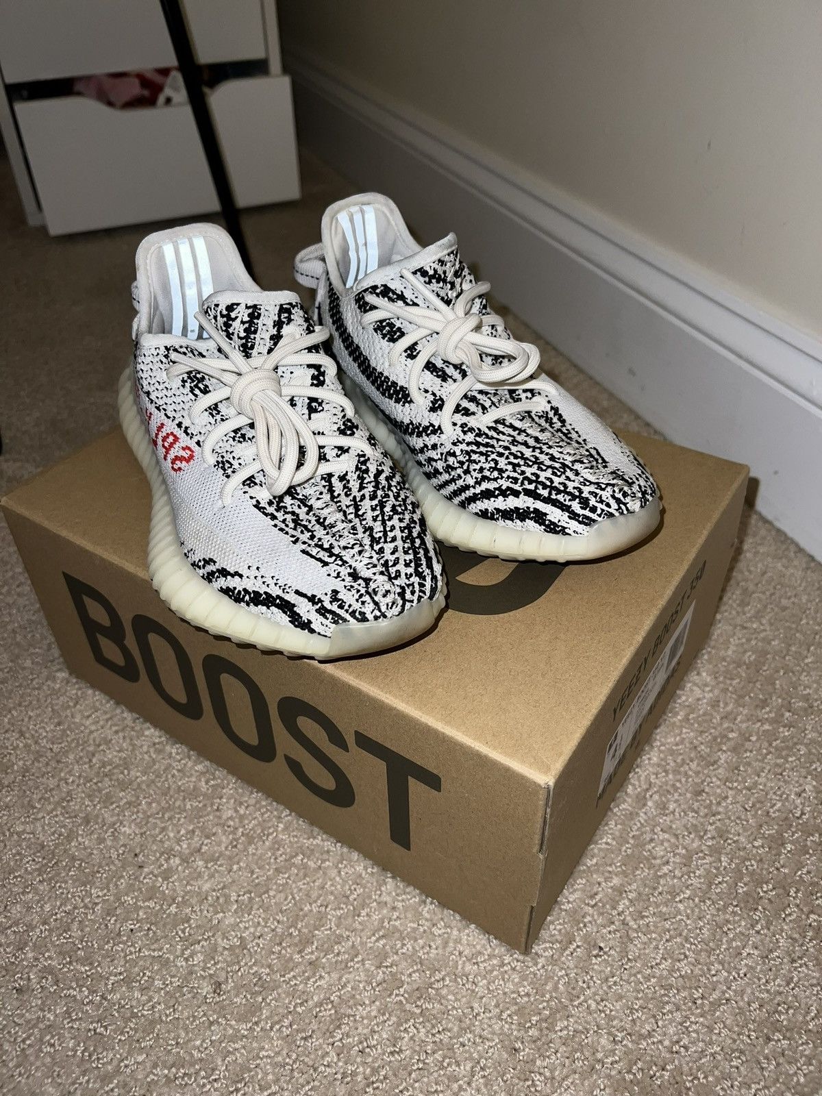 Adidas Yeezy Boost 350 V2 - Zebra 2017 Size US 6 / IT 36 - 11 Thumbnail