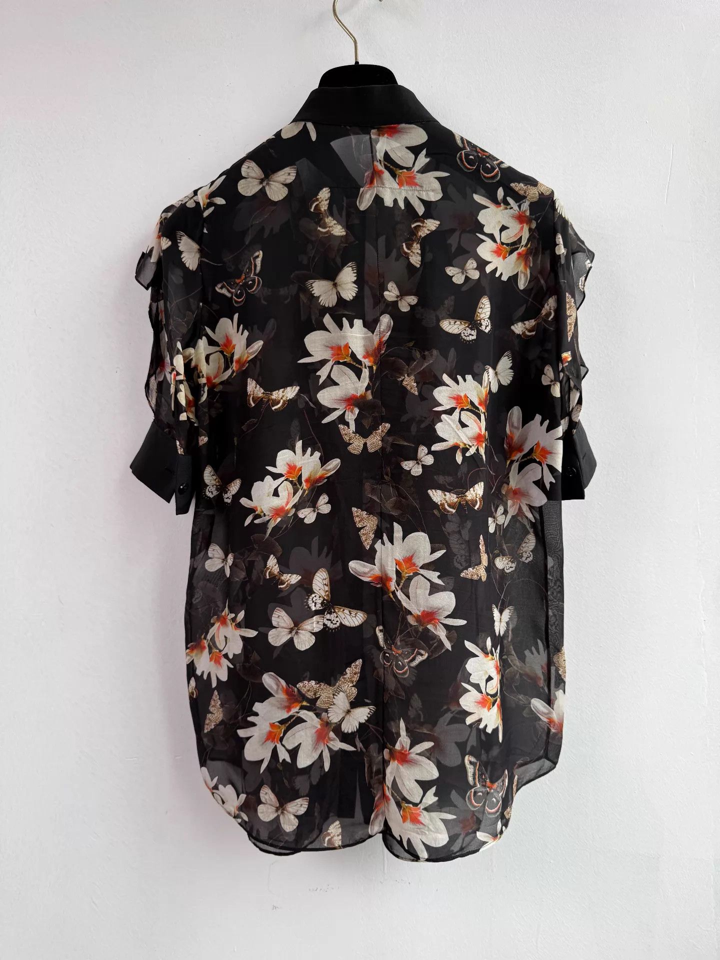 Givenchy Givenchy Butterfly Floral 100% Silk Shirt Black Size M / US 6-8 / IT 42-44 - 2 Thumbnail