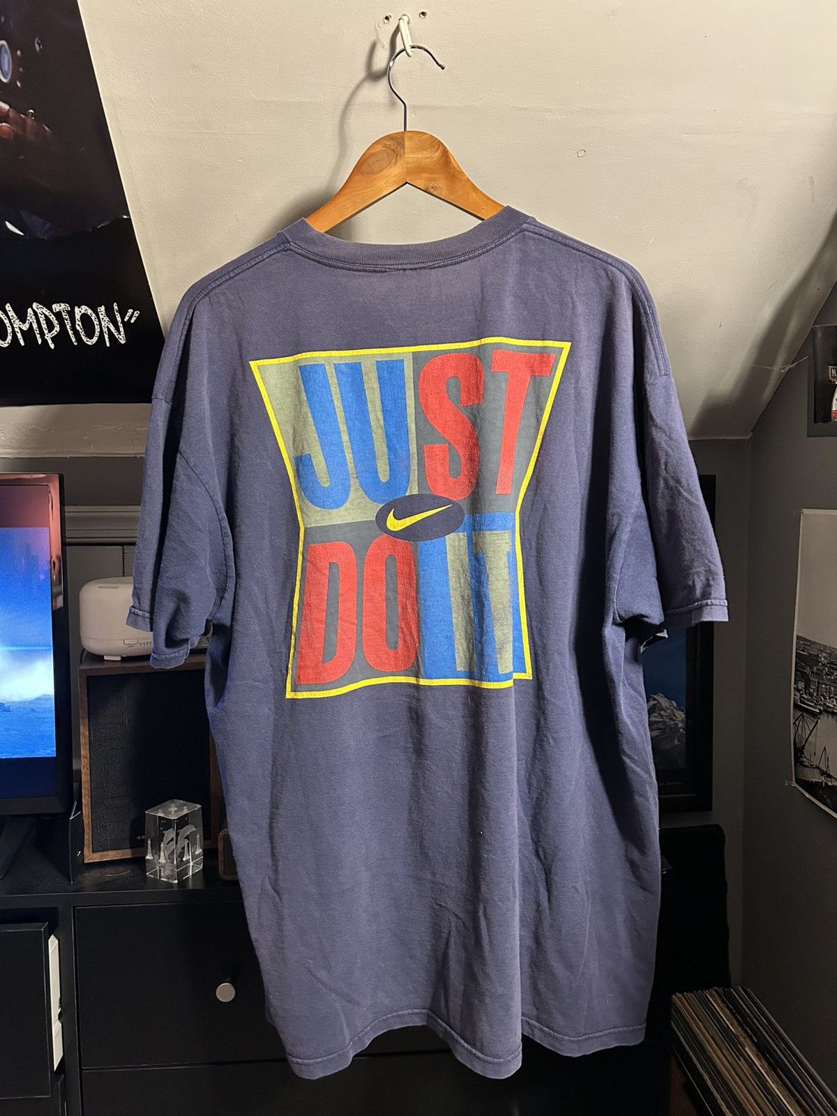 Nike Vintage 90’s Sun-Faded Nike Just Do It graphic T-shirt Size US XL / EU 56 / 4 - 1 Thumbnail