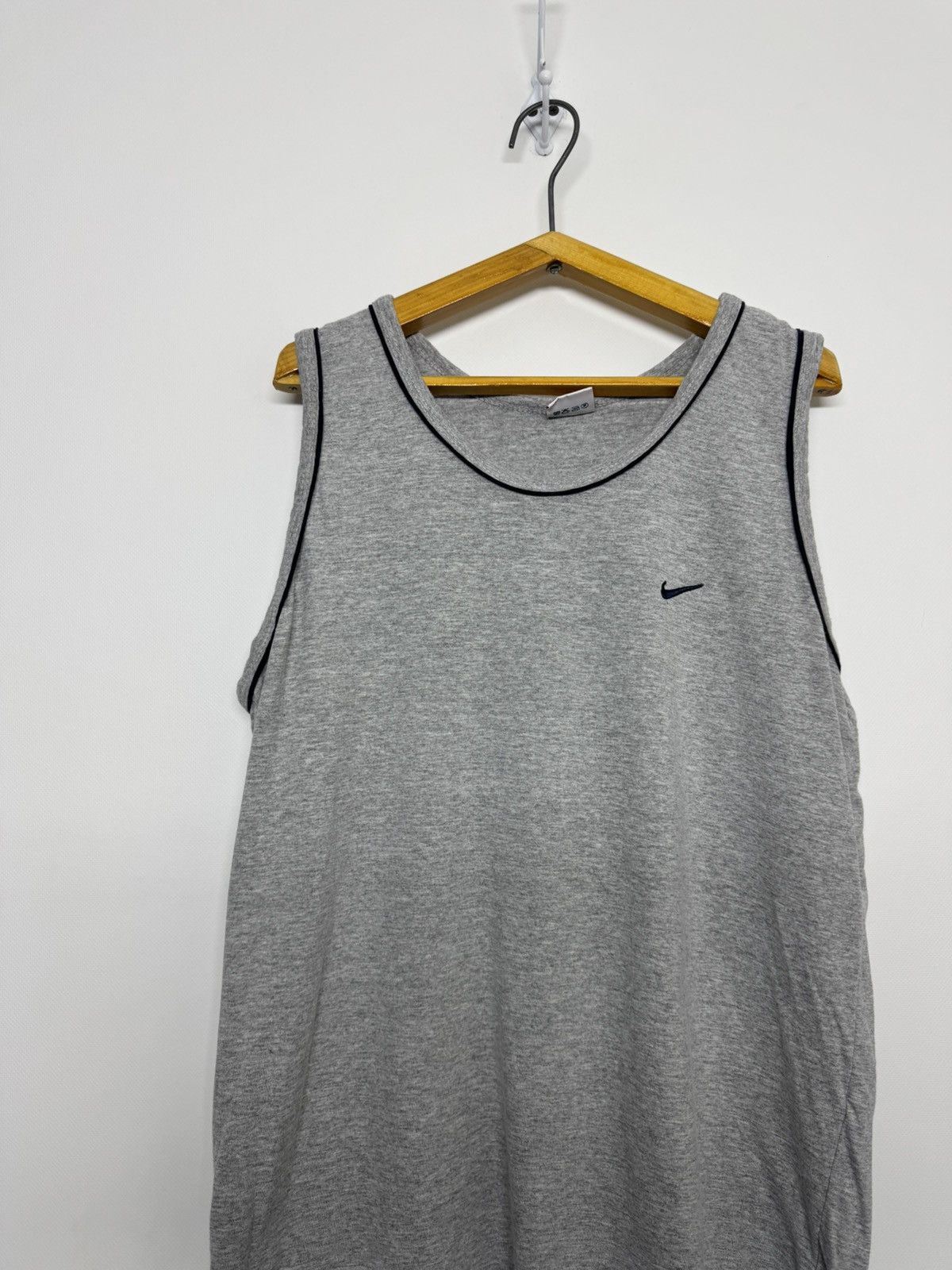 Nike Vintage Y2k Nike Mini Swoosh Tank Tops 00’s Size US L / EU 52-54 / 3 - 6 Thumbnail