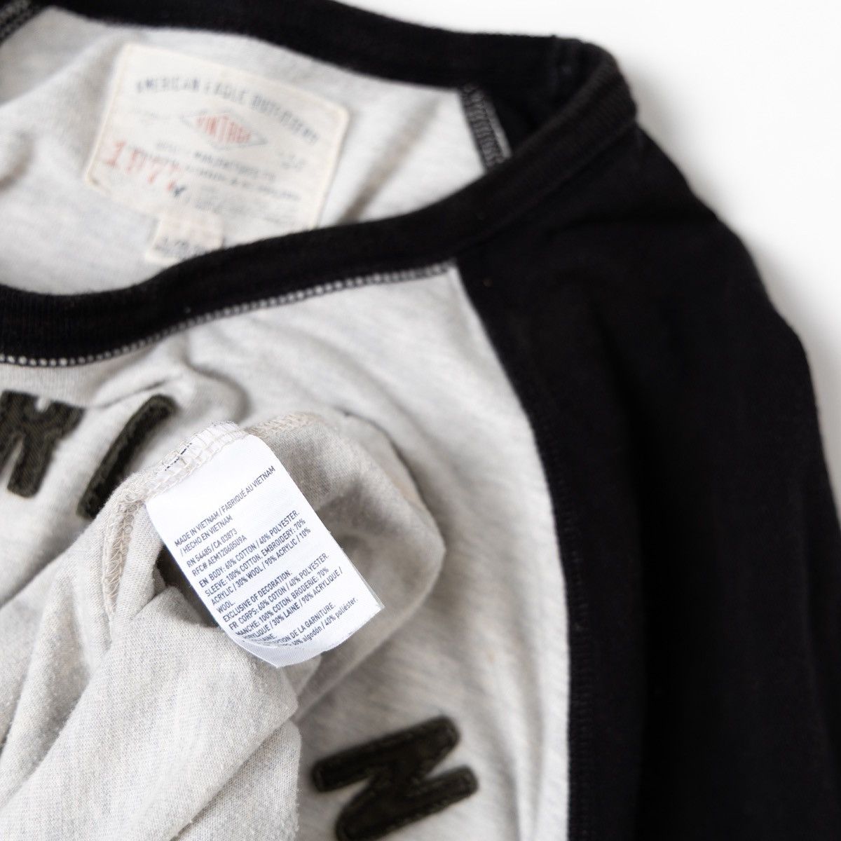 American Eagle Outfitters American Eagle Long Sleeve Shirt Logo Eagle Graphic Raglan Size US L / EU 52-54 / 3 - 5 Thumbnail