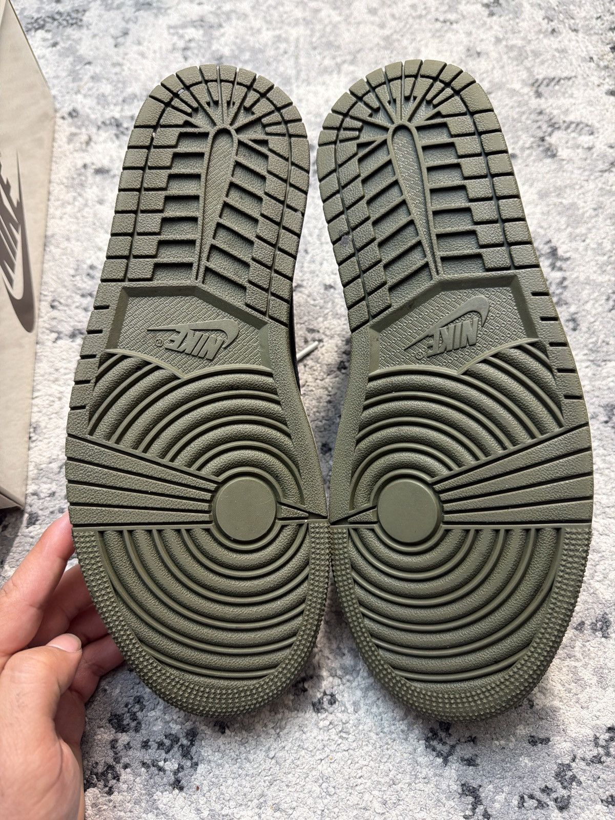 Jordan Brand × Travis Scott Travis Scott Medium Olive Size US 9.5 / EU 42-43 - 5 Thumbnail